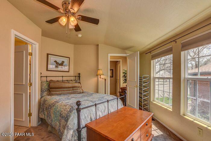 325 E Union 'The Townhouse' Street