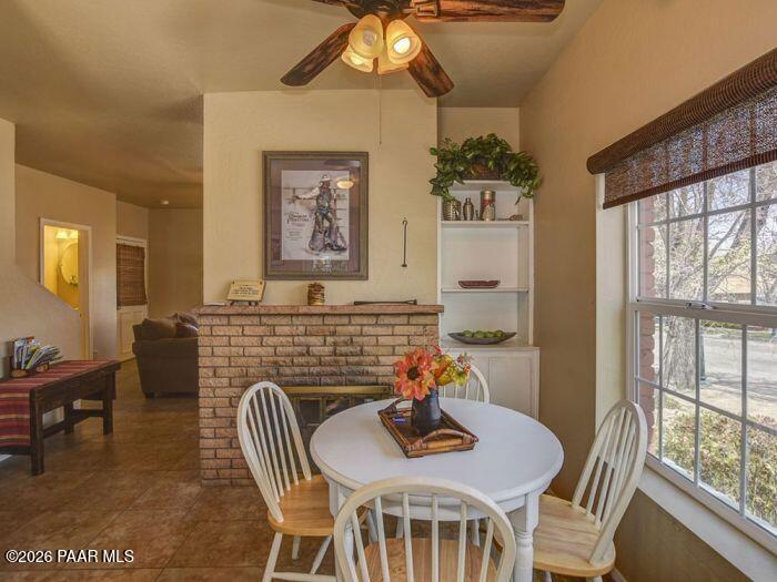 325 E Union 'The Townhouse' Street