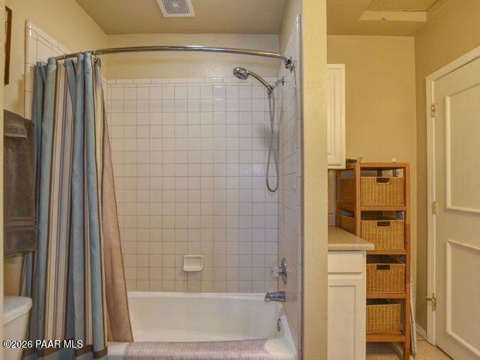 325 E Union 'The Townhouse' Street