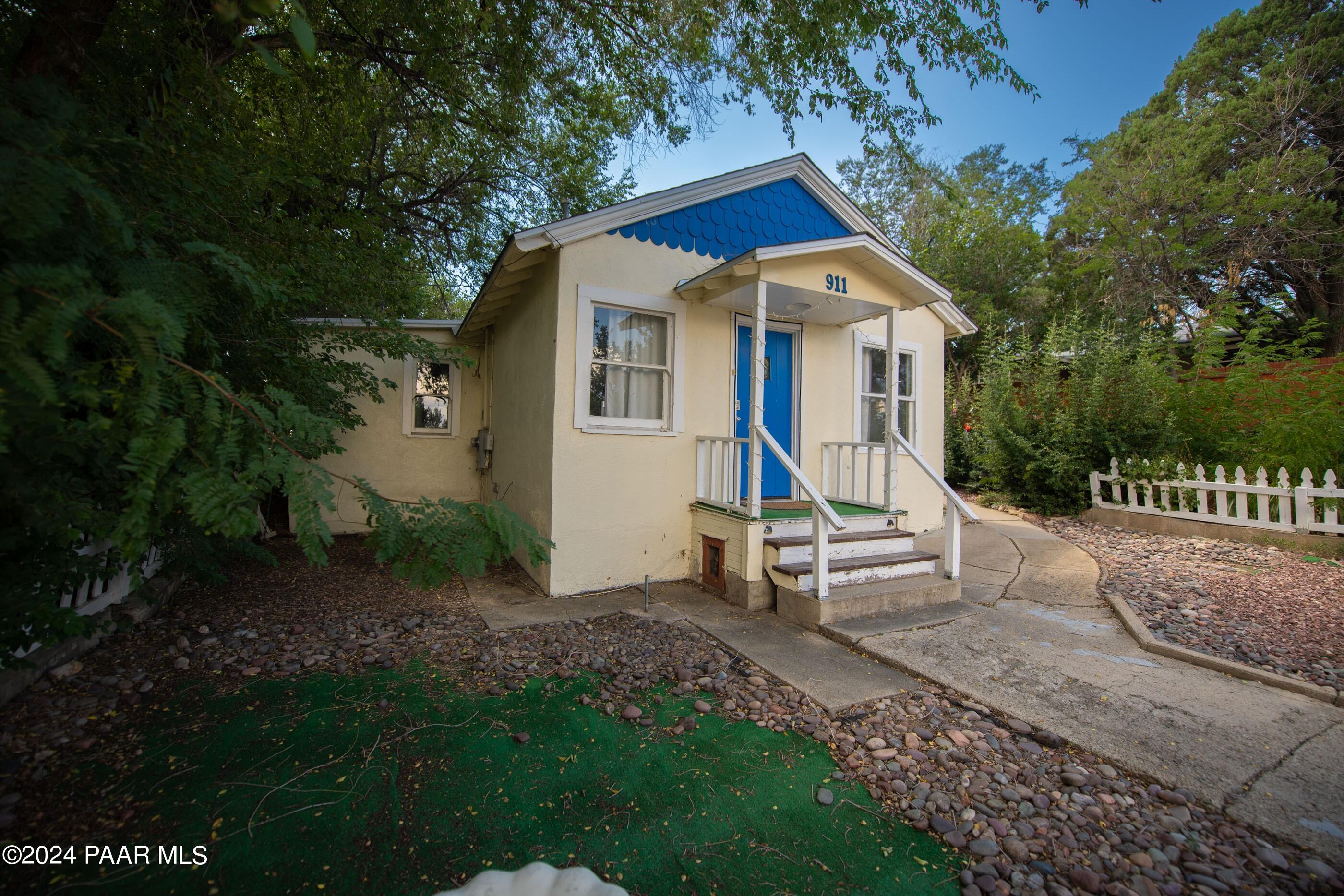 907 & 911 E Goodwin Street