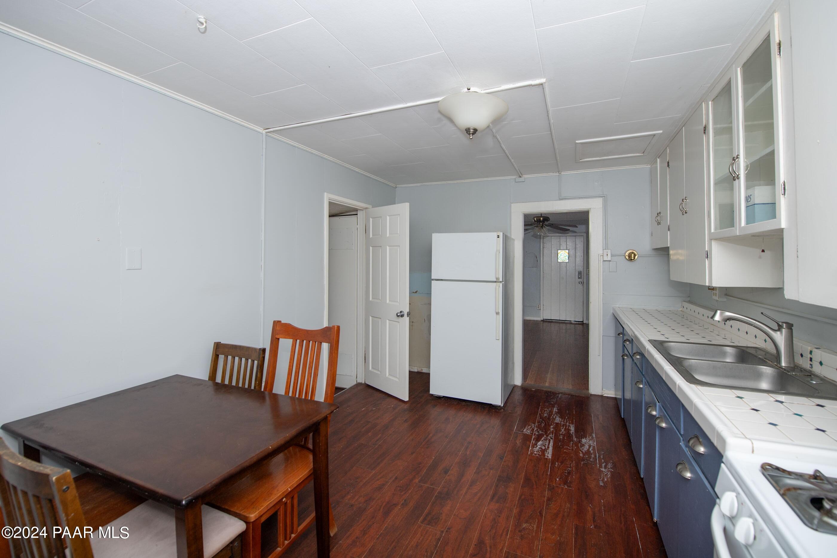 907 & 911 E Goodwin Street