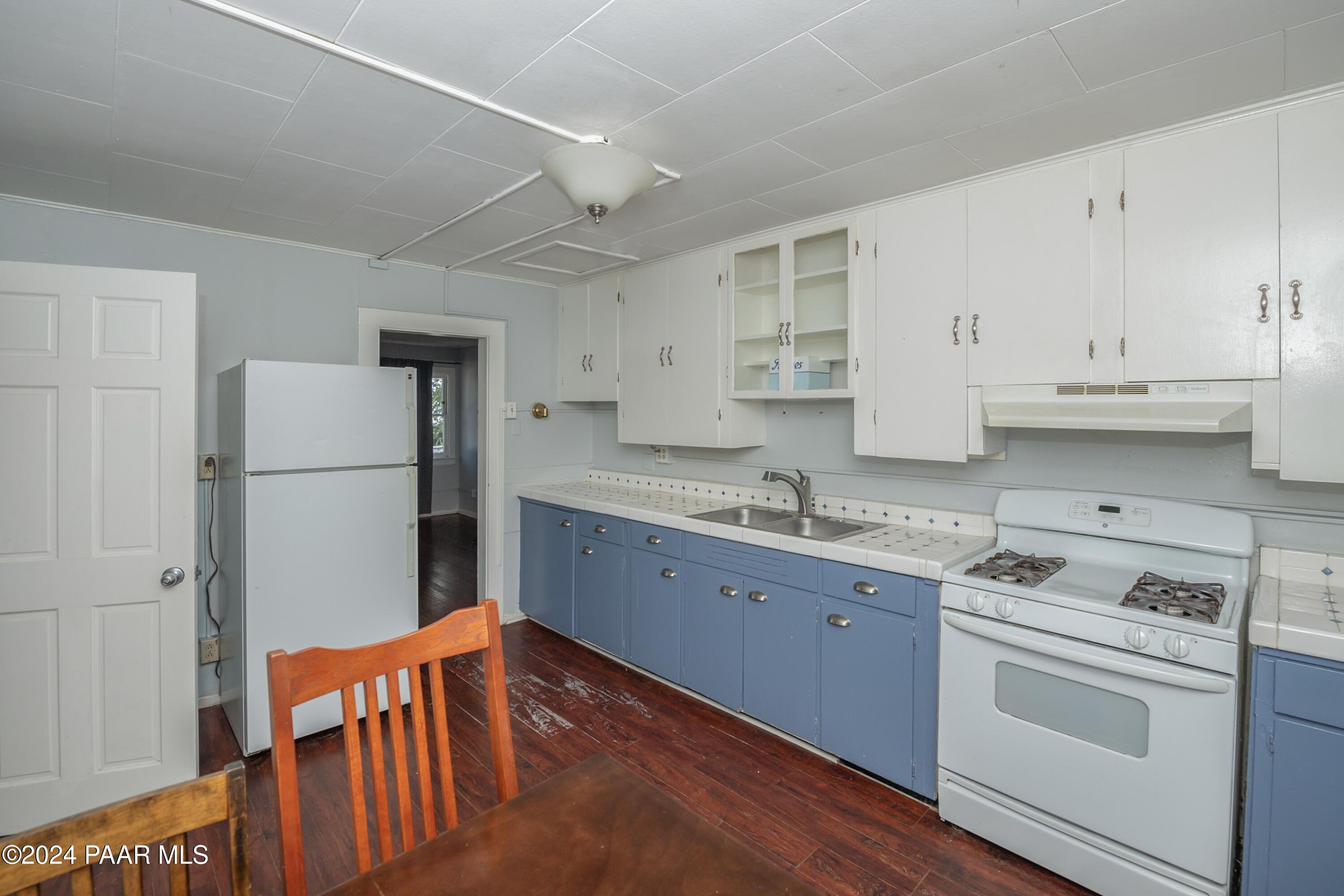 907 & 911 E Goodwin Street