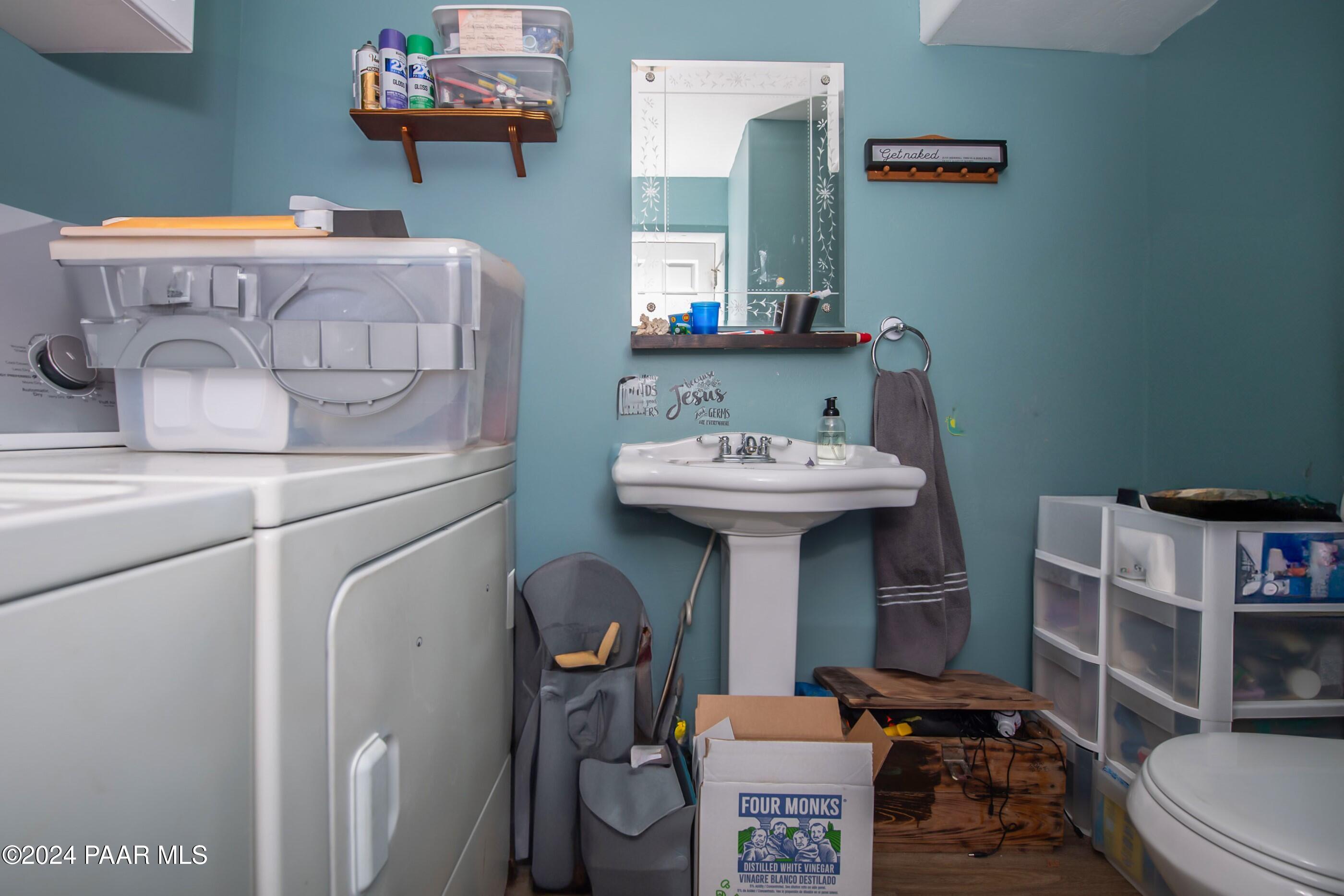 907 & 911 E Goodwin Street