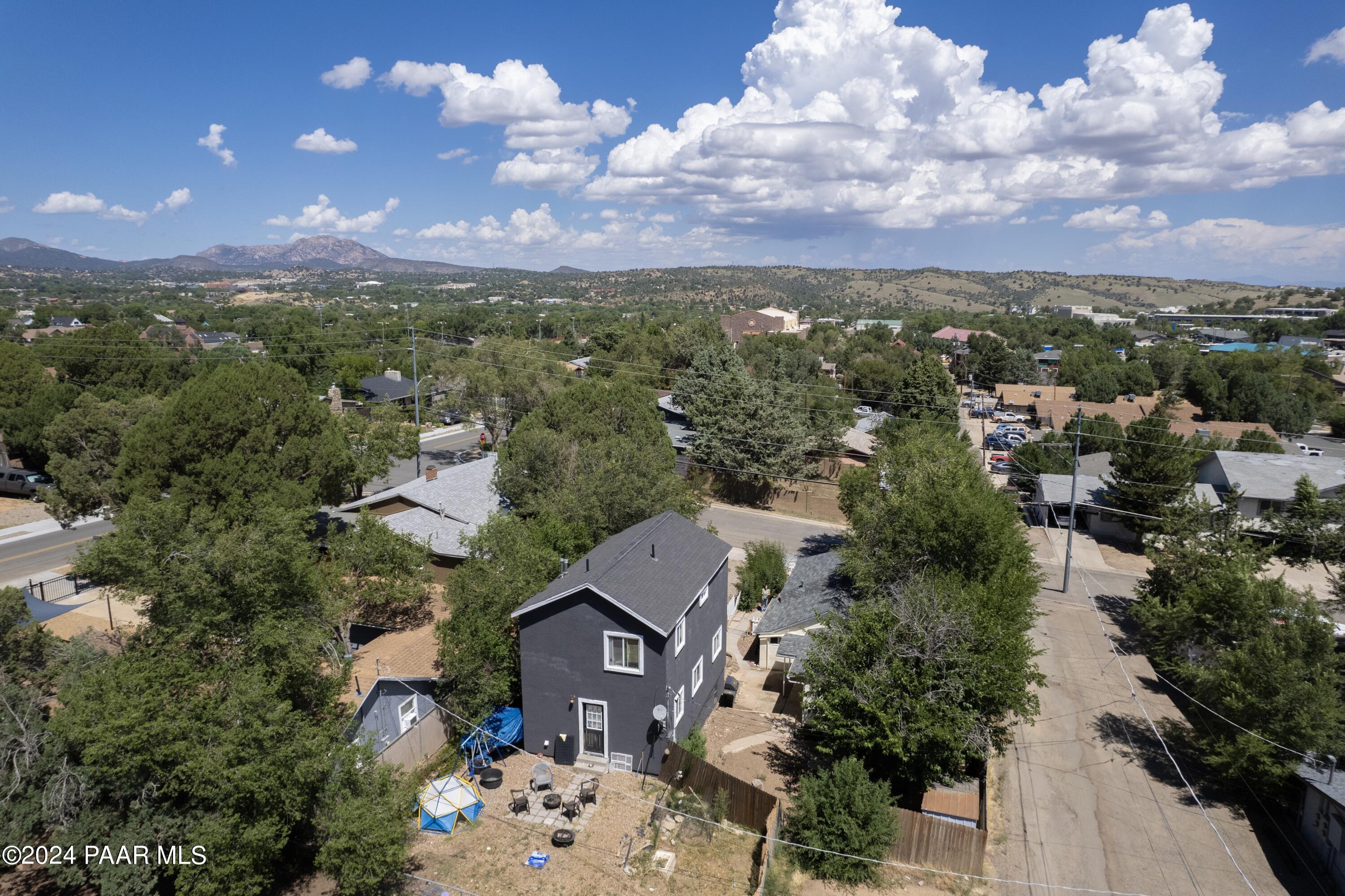 907 & 911 E Goodwin Street