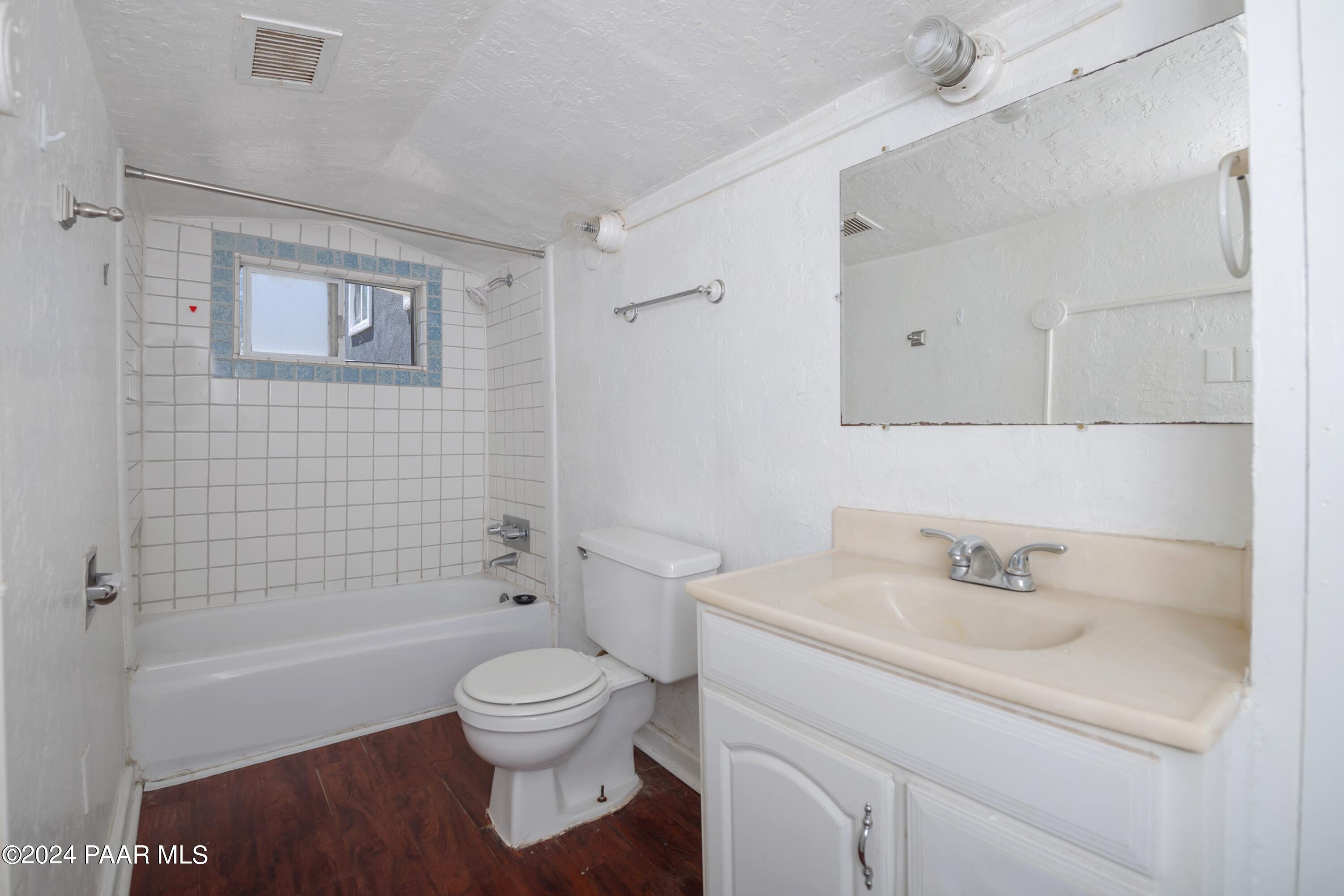 907 & 911 E Goodwin Street