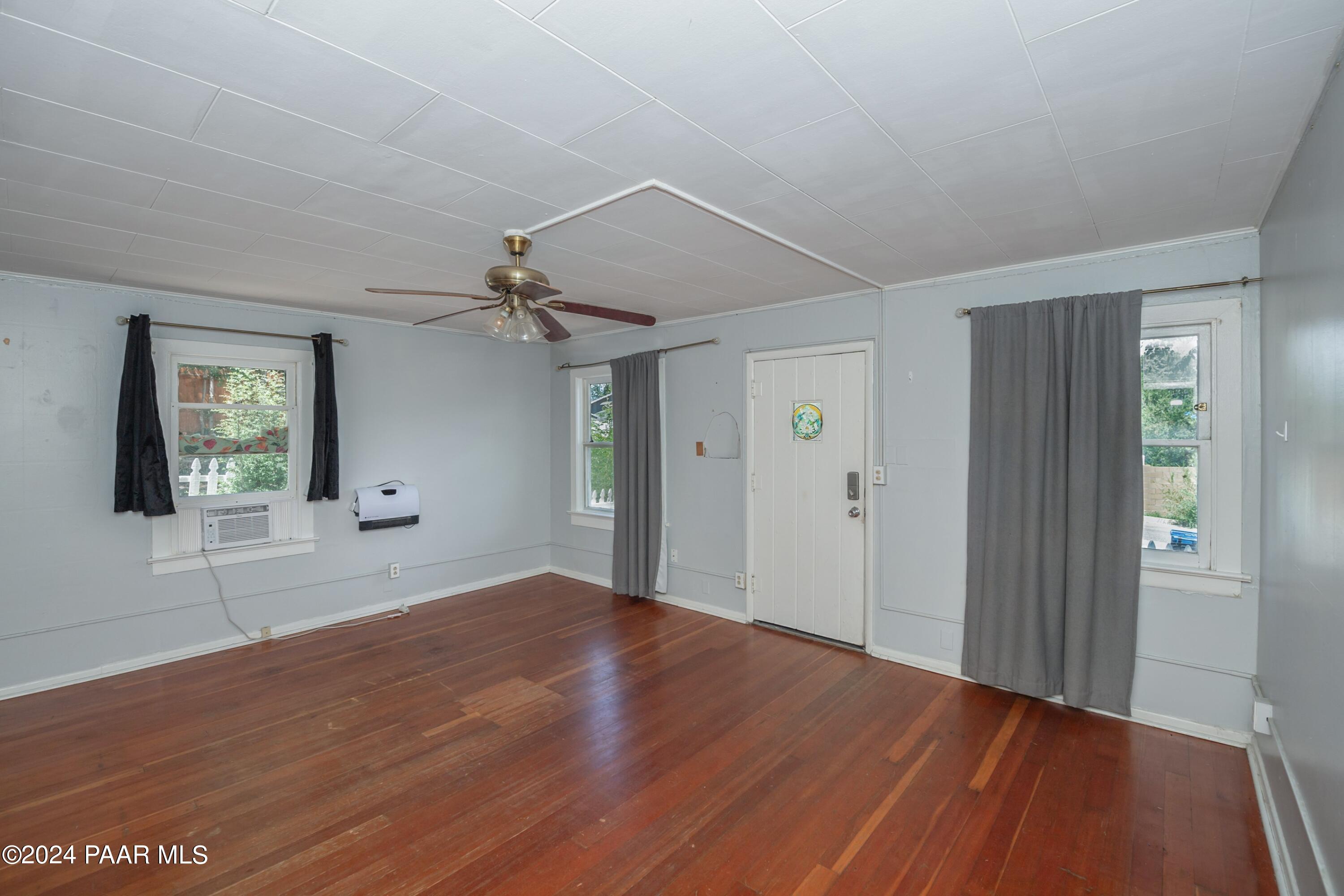 907 & 911 E Goodwin Street