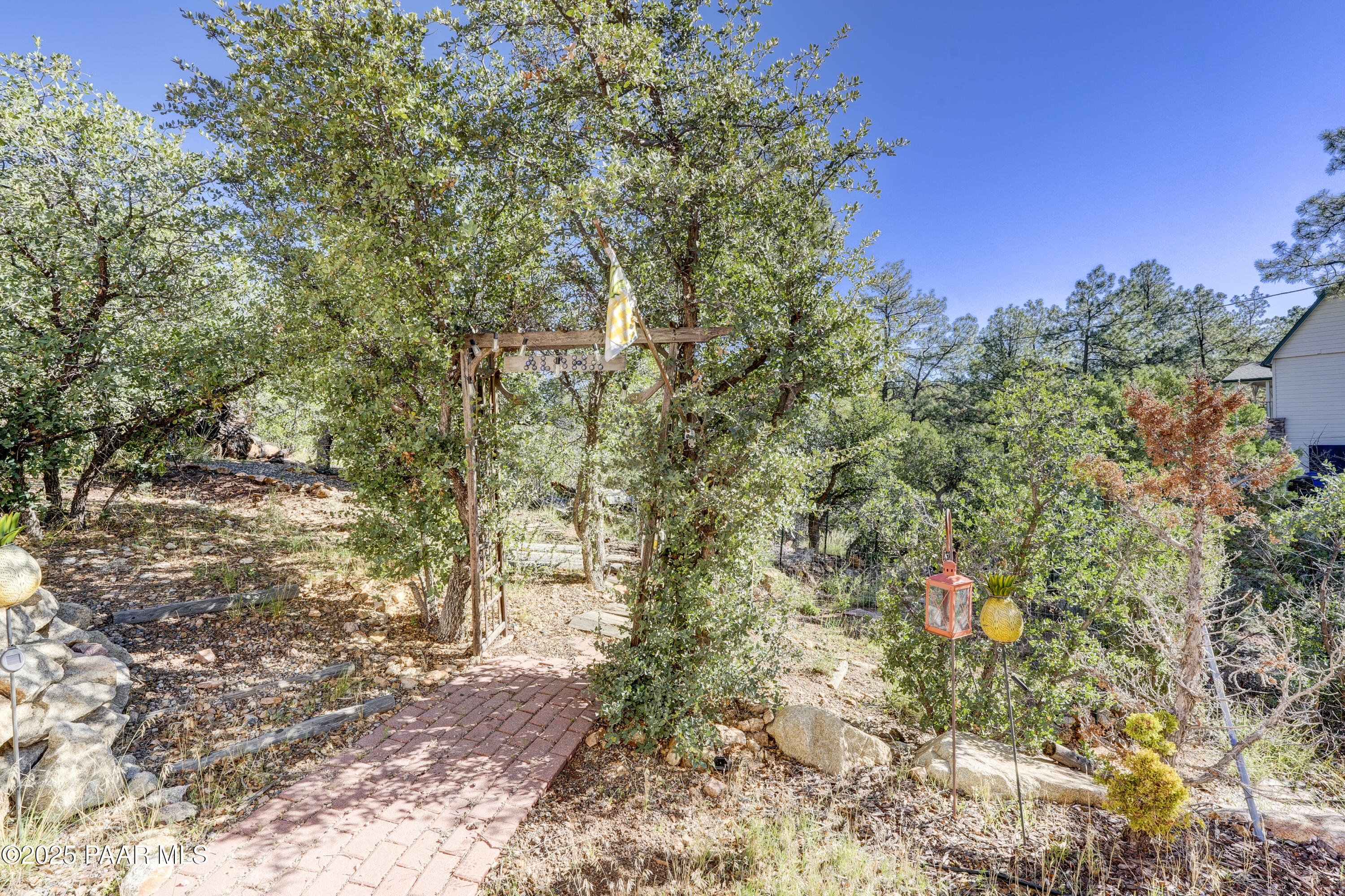 1101 S Milton Avenue