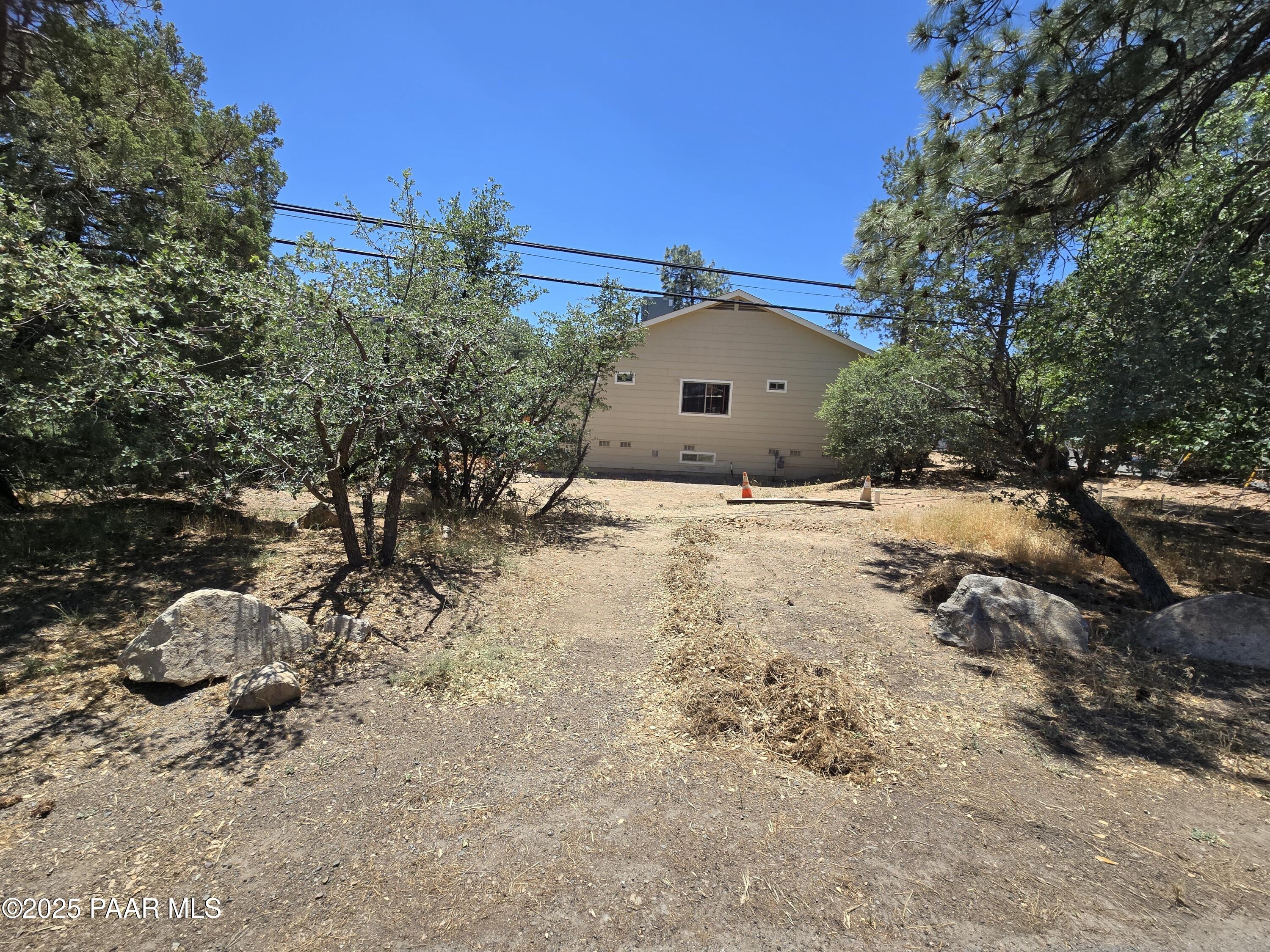 1101 S Milton Avenue