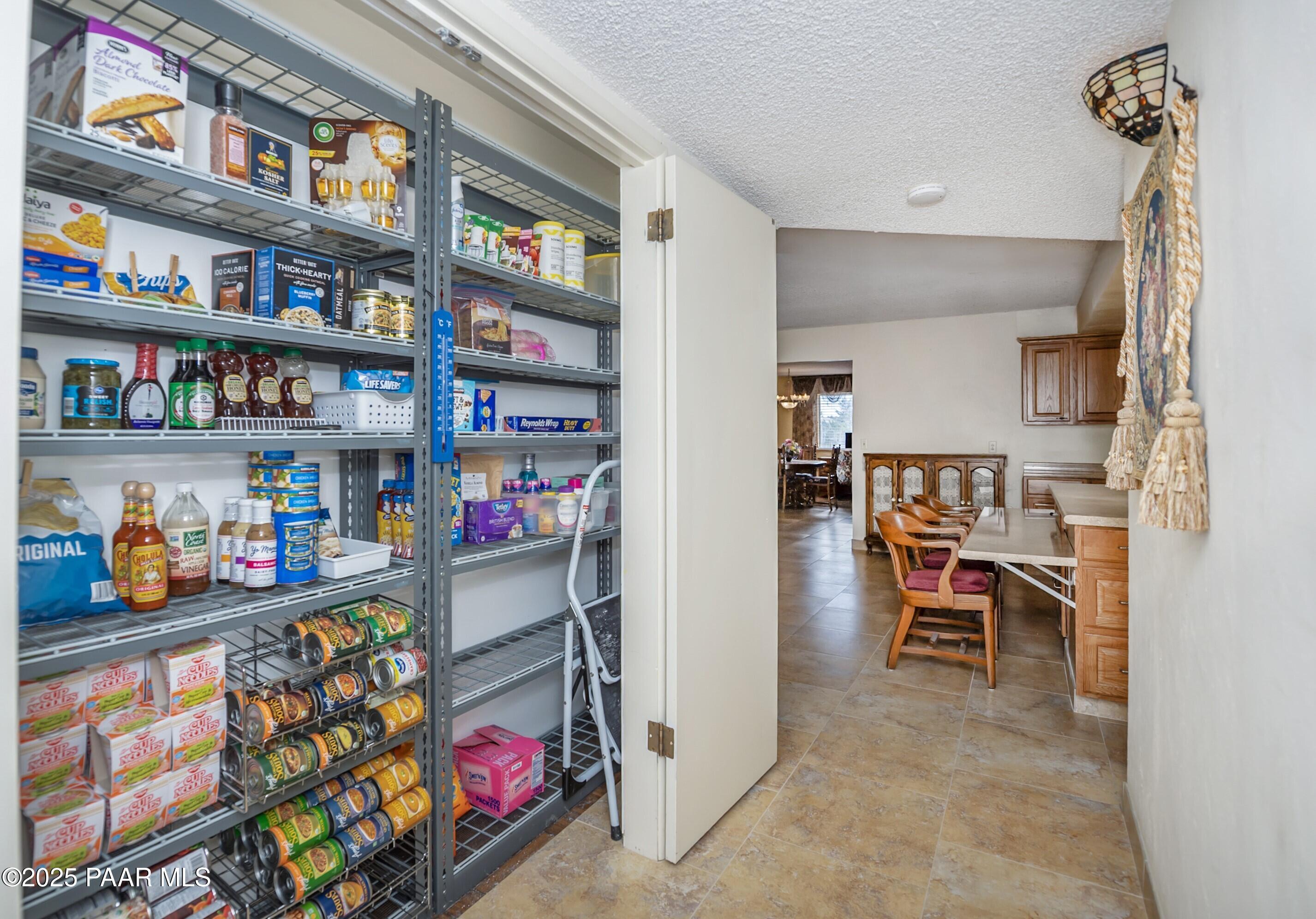 1170 N Broken Wagon Trail