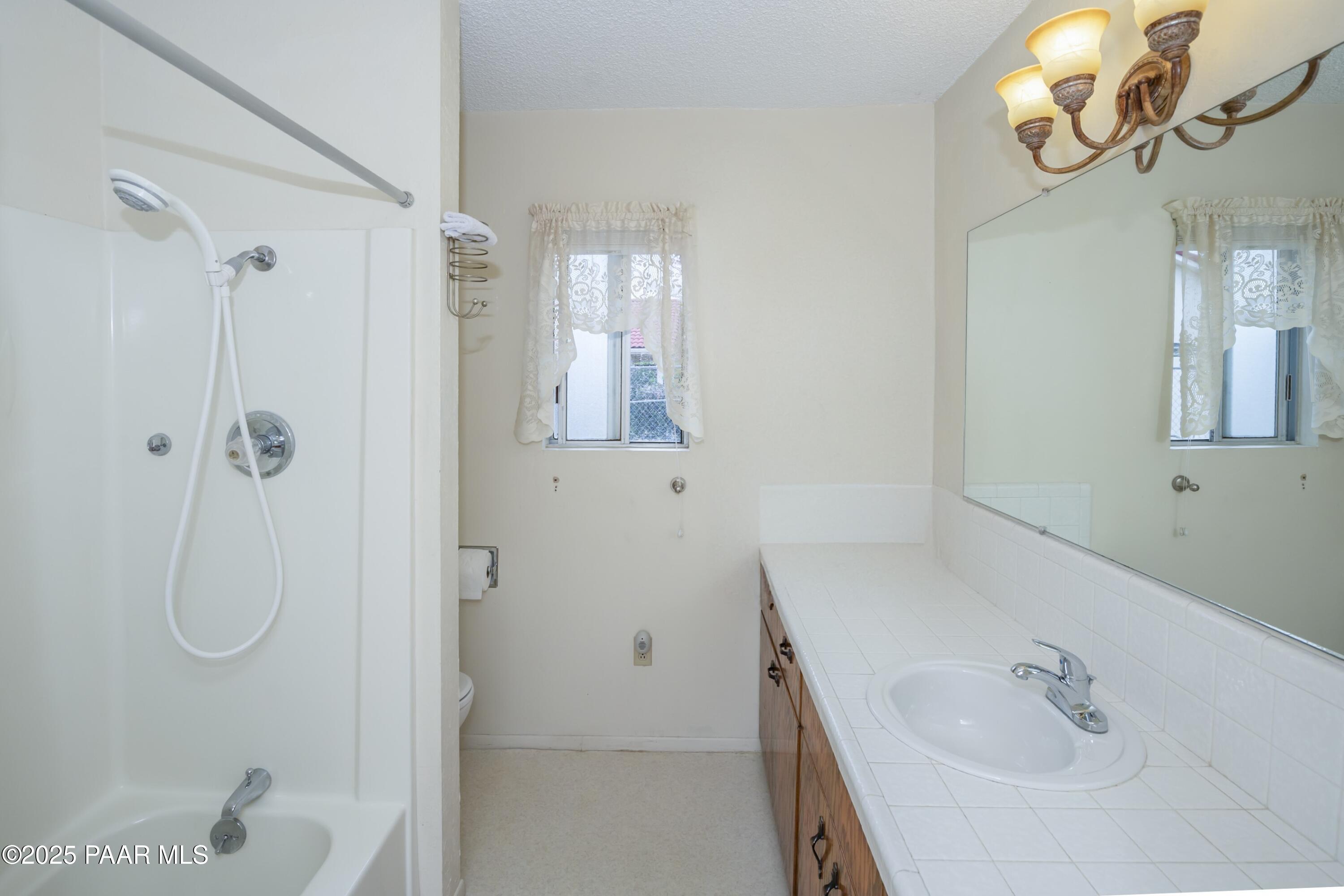 1170 N Broken Wagon Trail
