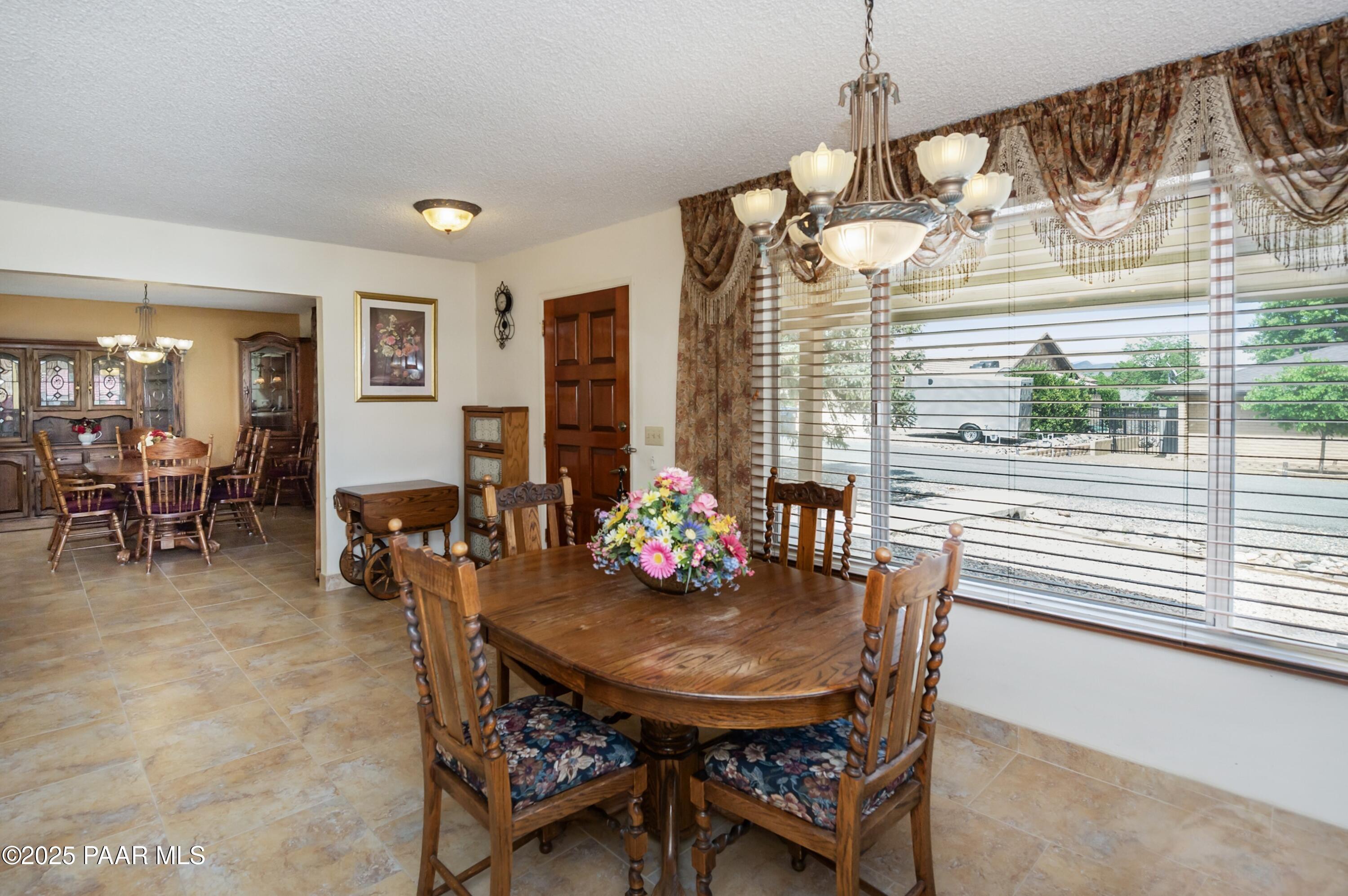 1170 N Broken Wagon Trail