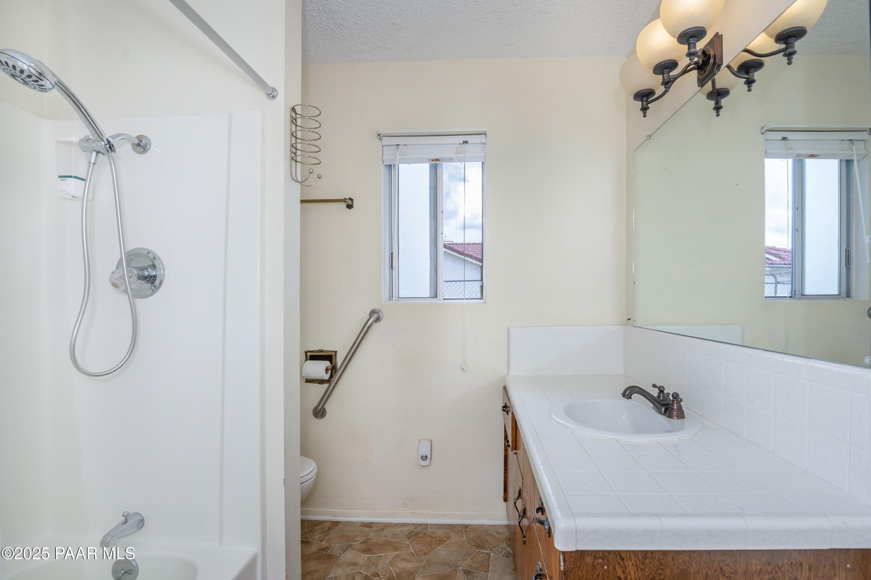 1170 N Broken Wagon Trail