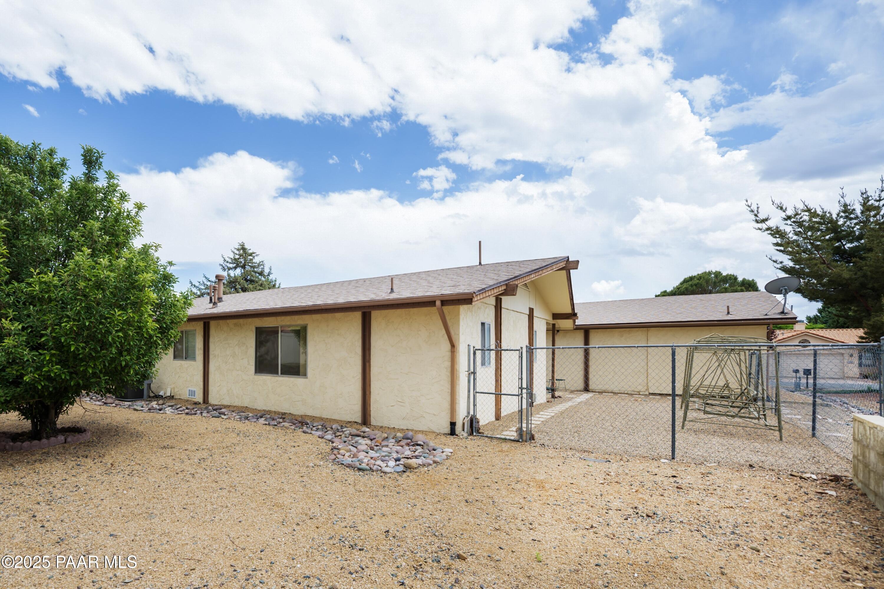 1170 N Broken Wagon Trail