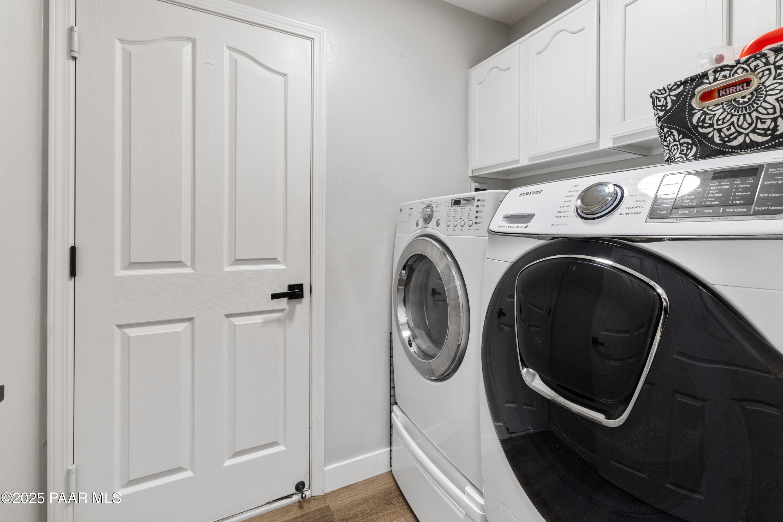 4714 N Sheridan Lane