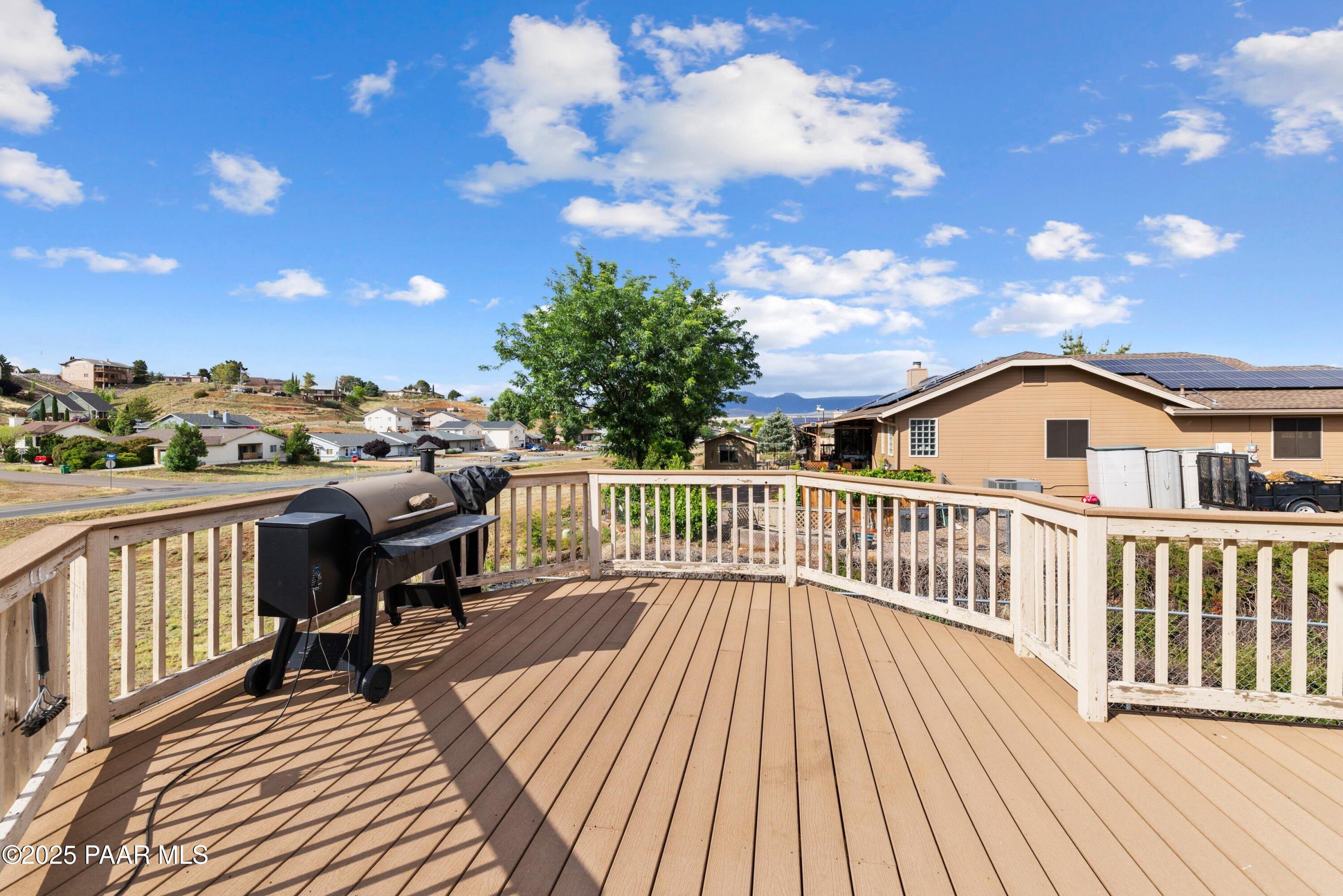 4714 N Sheridan Lane