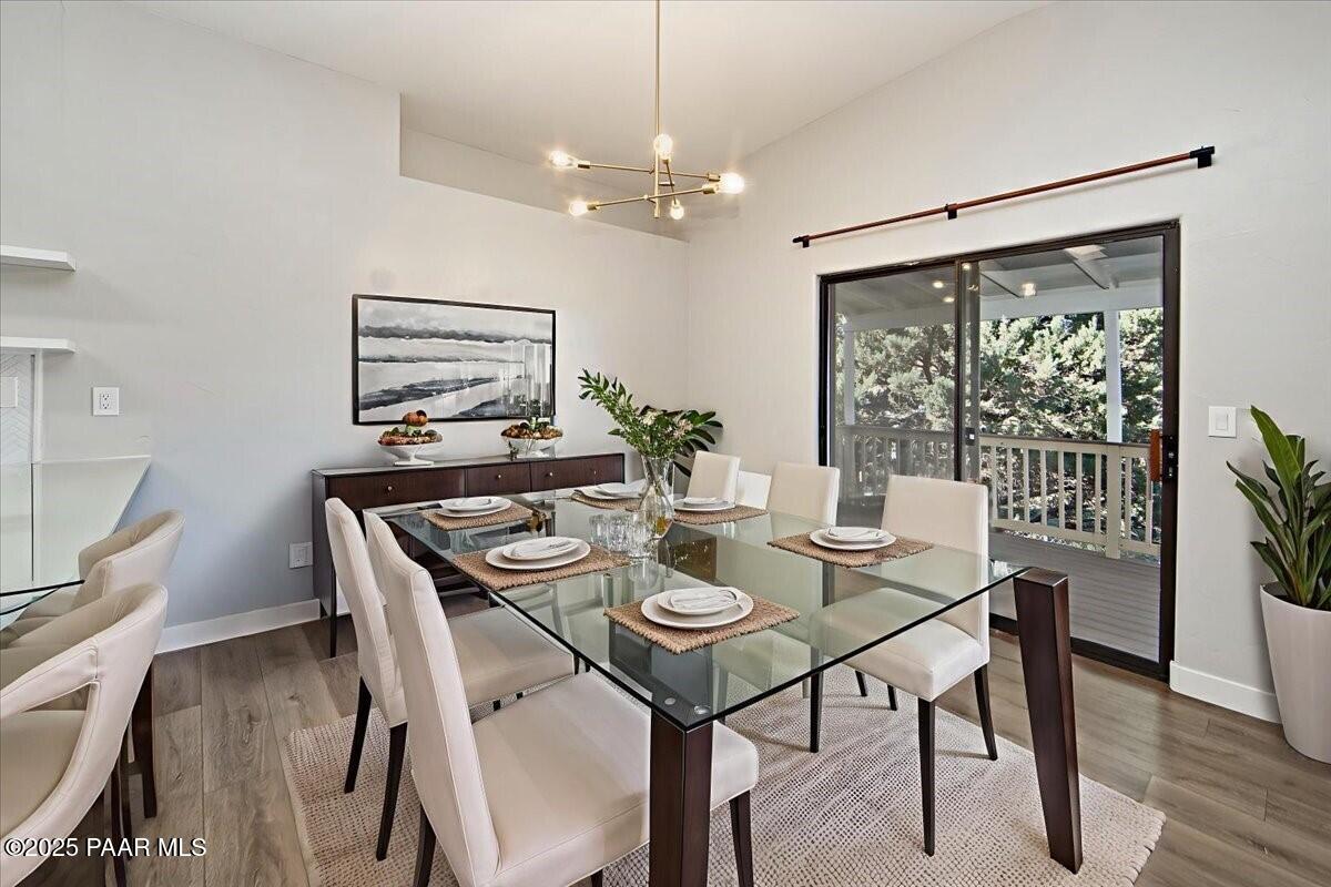 4714 N Sheridan Lane