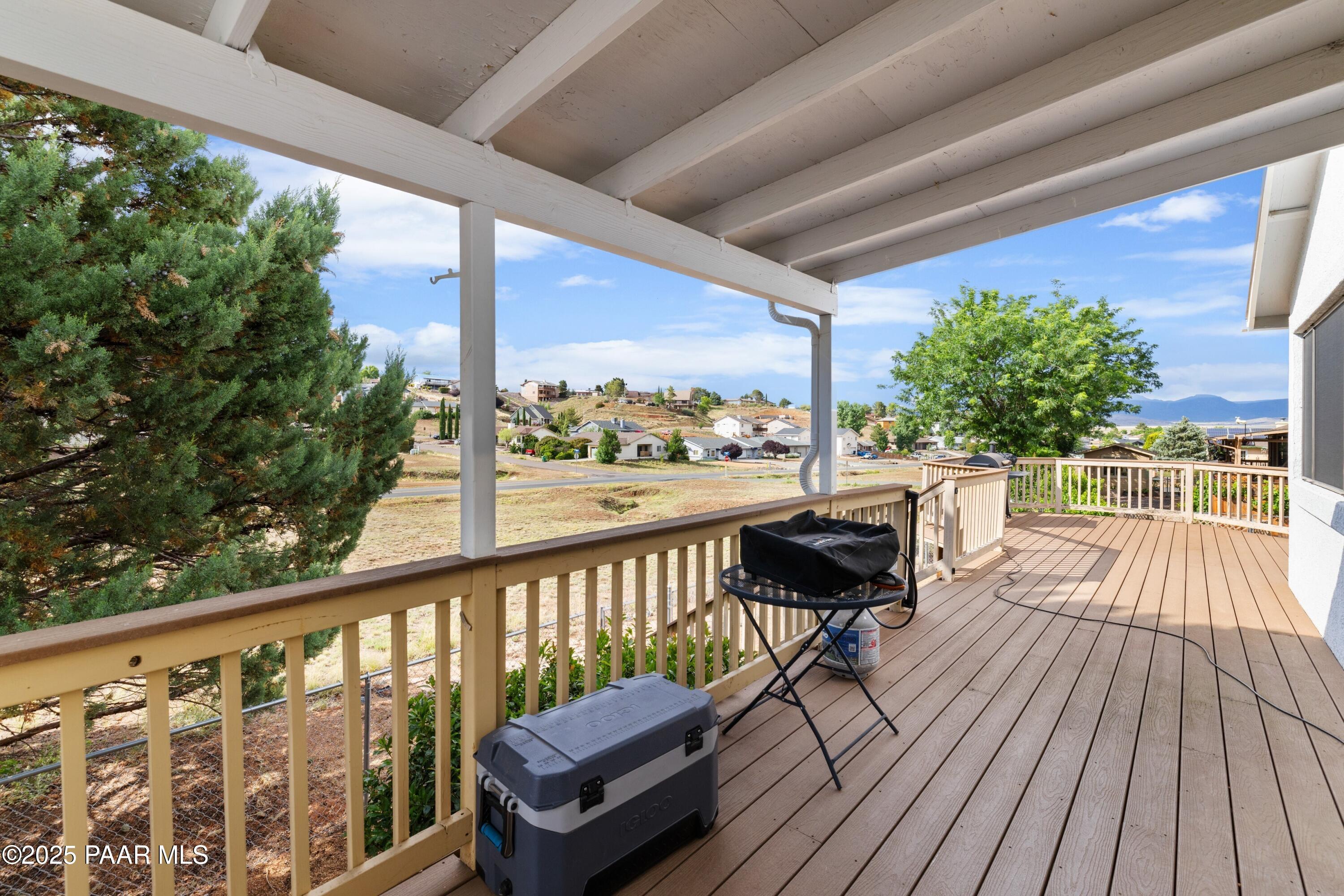 4714 N Sheridan Lane