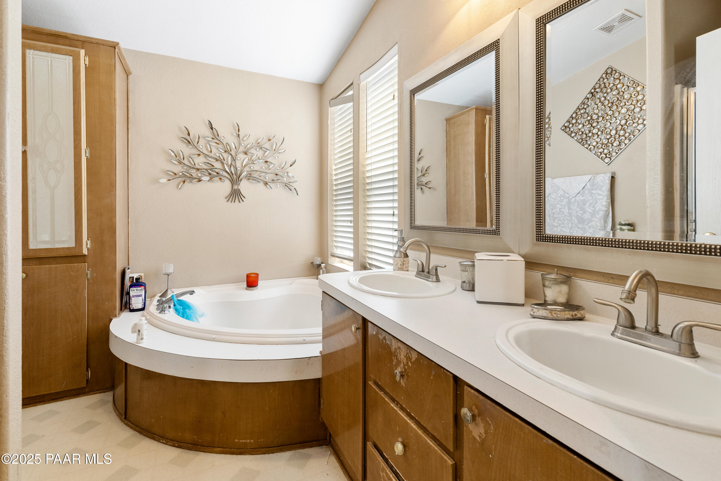 485 N Old Coach Trail