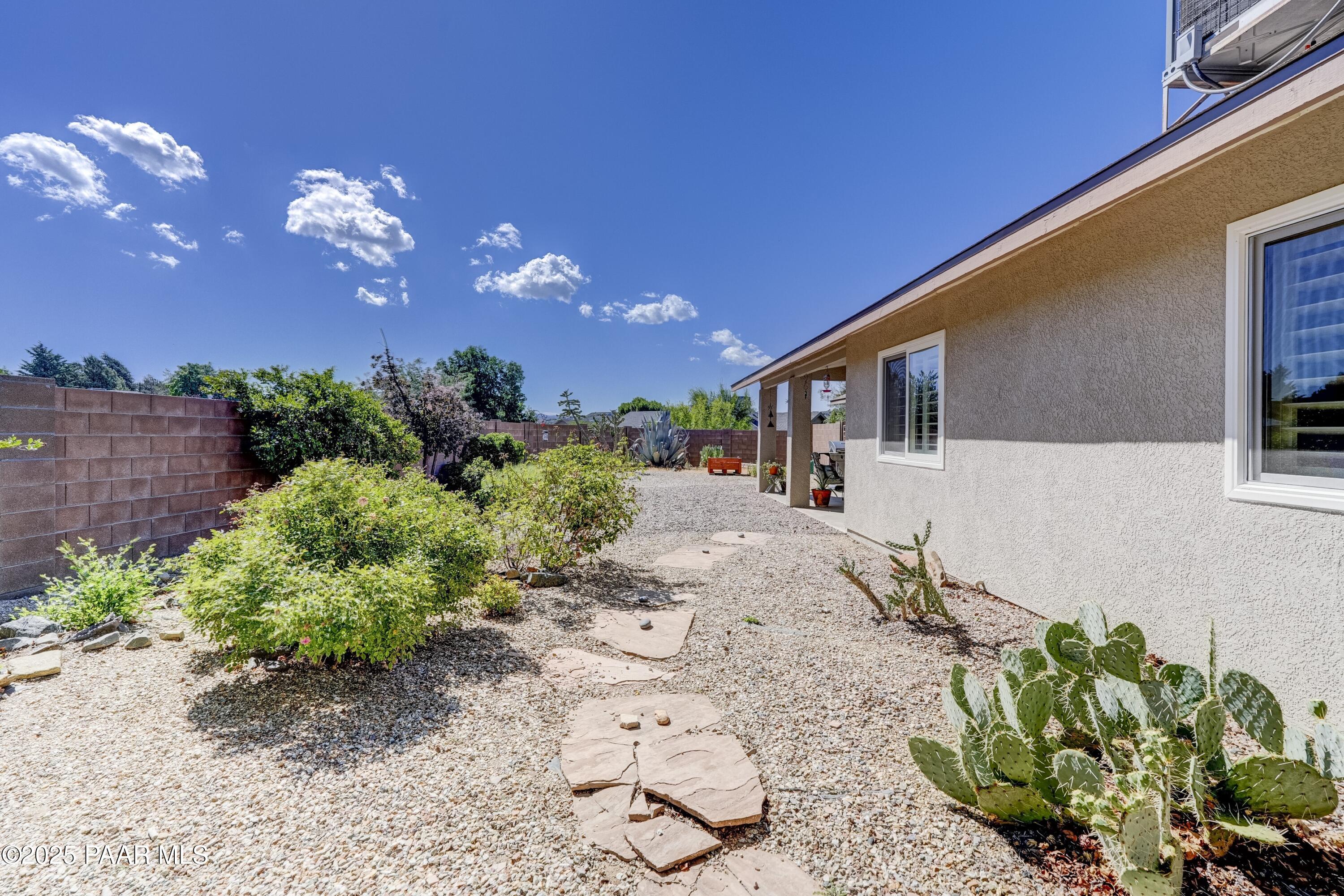 3293 Rose Lane