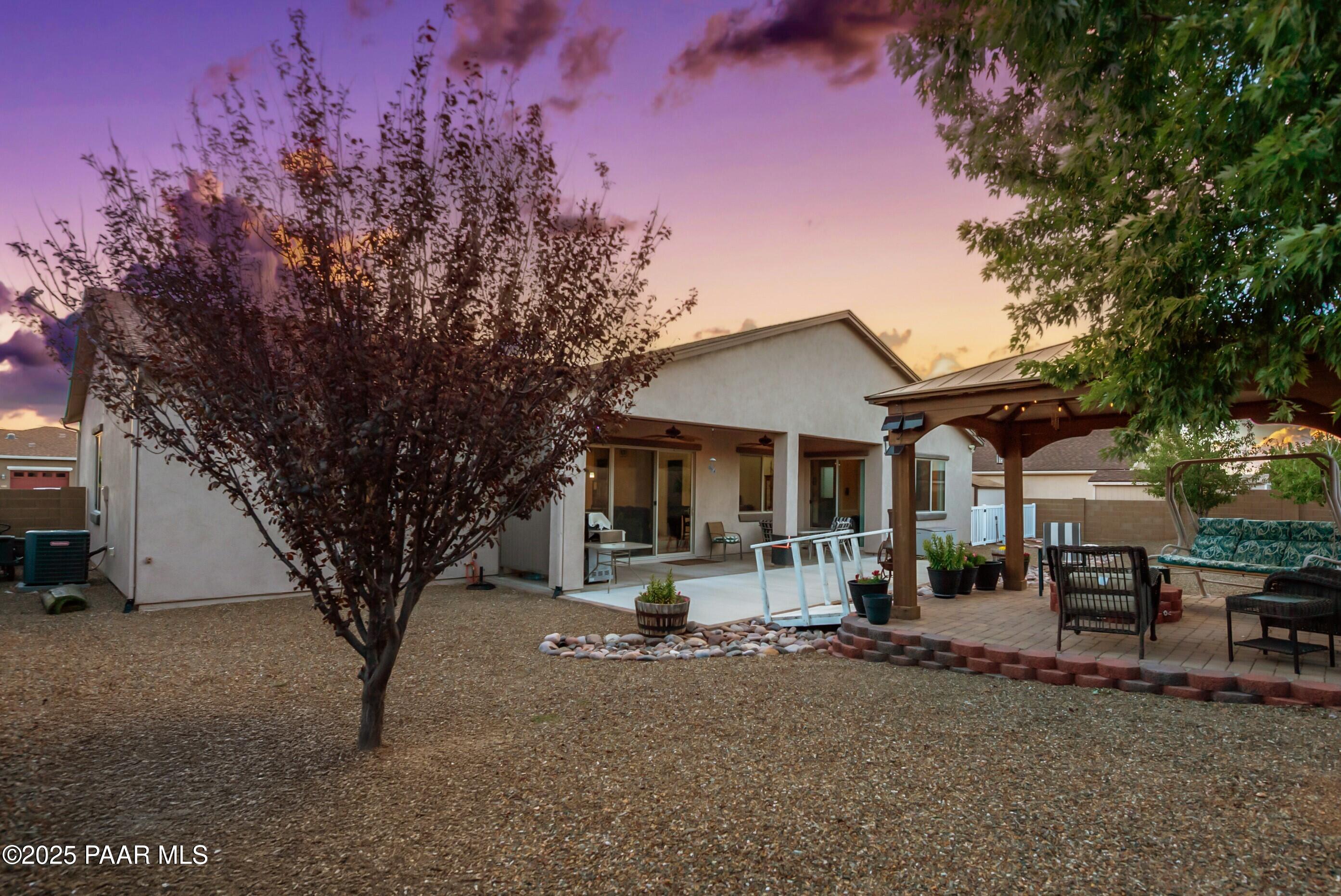 8289 N Sunset Ridge