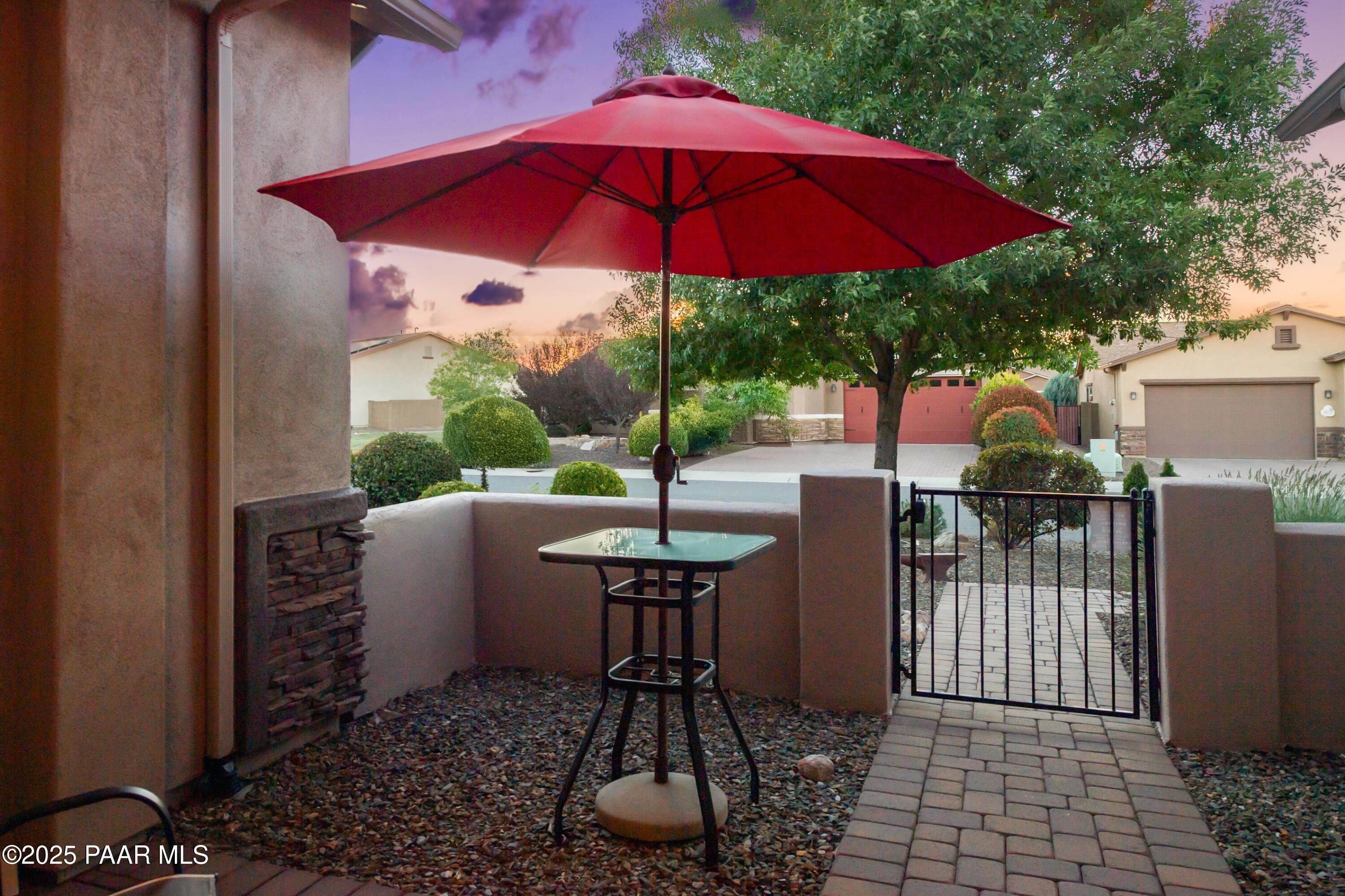 8289 N Sunset Ridge