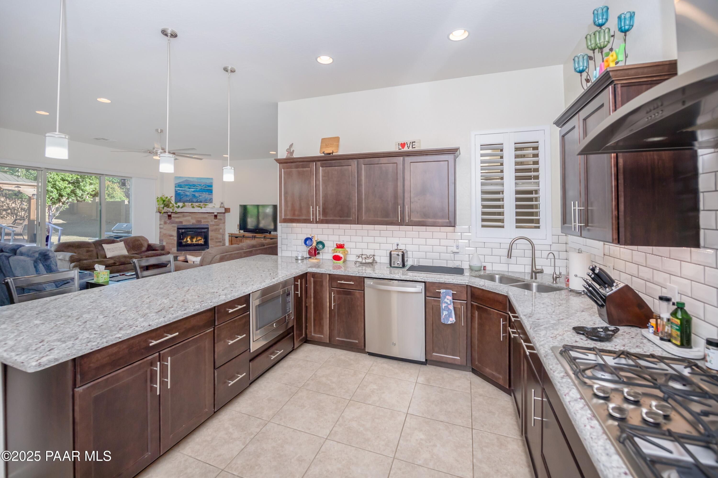 8289 N Sunset Ridge