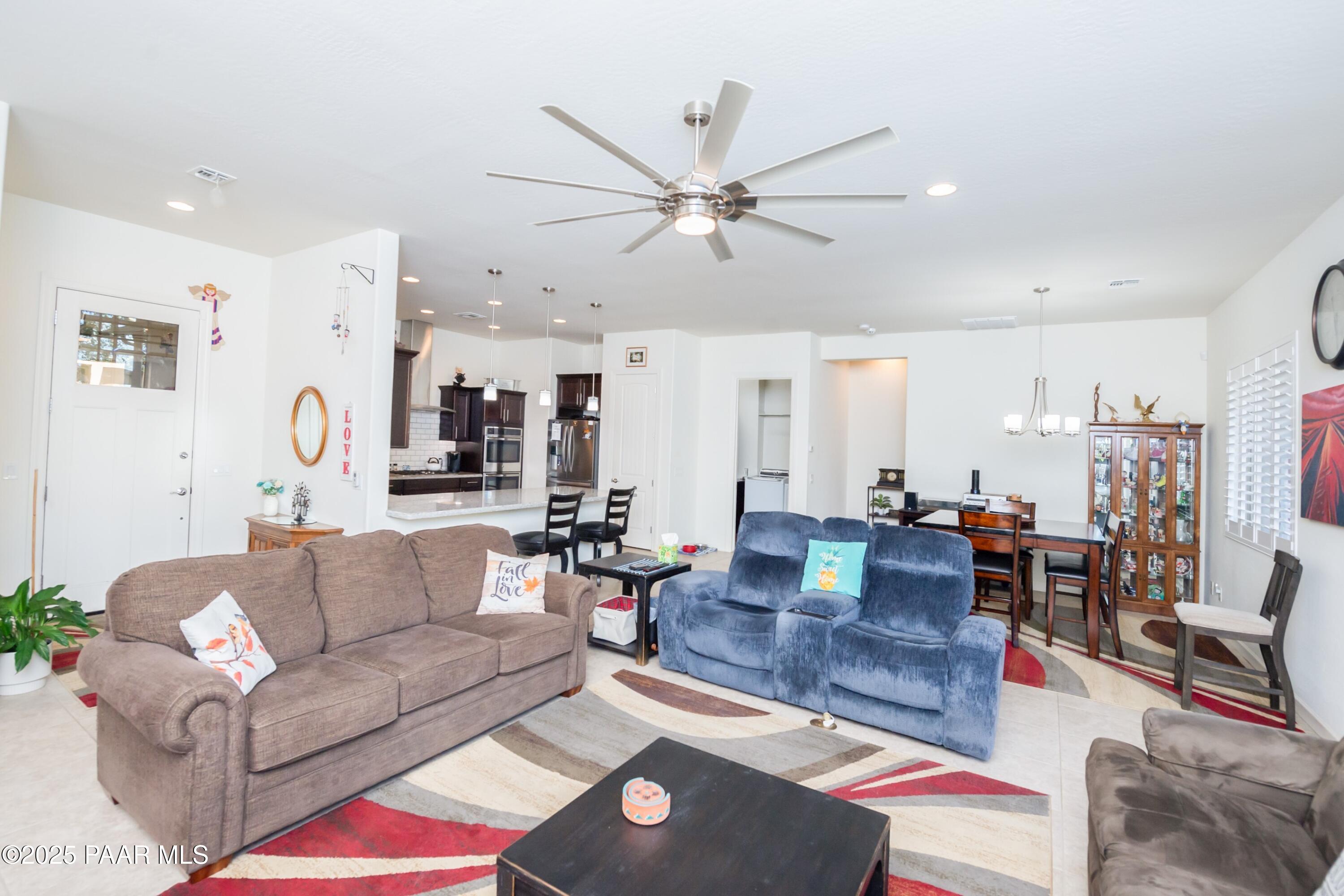 8289 N Sunset Ridge