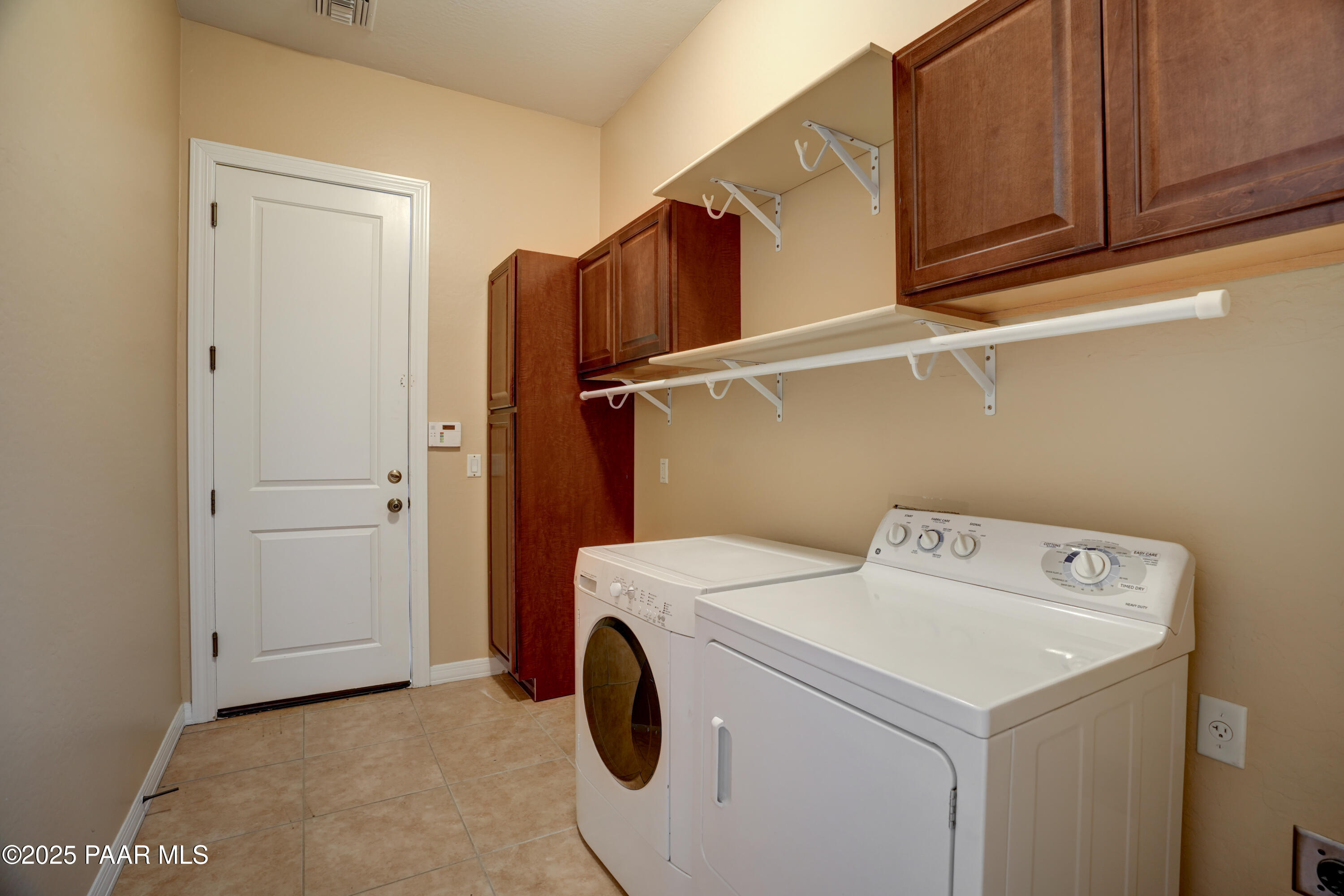 955 N Ceballos Court