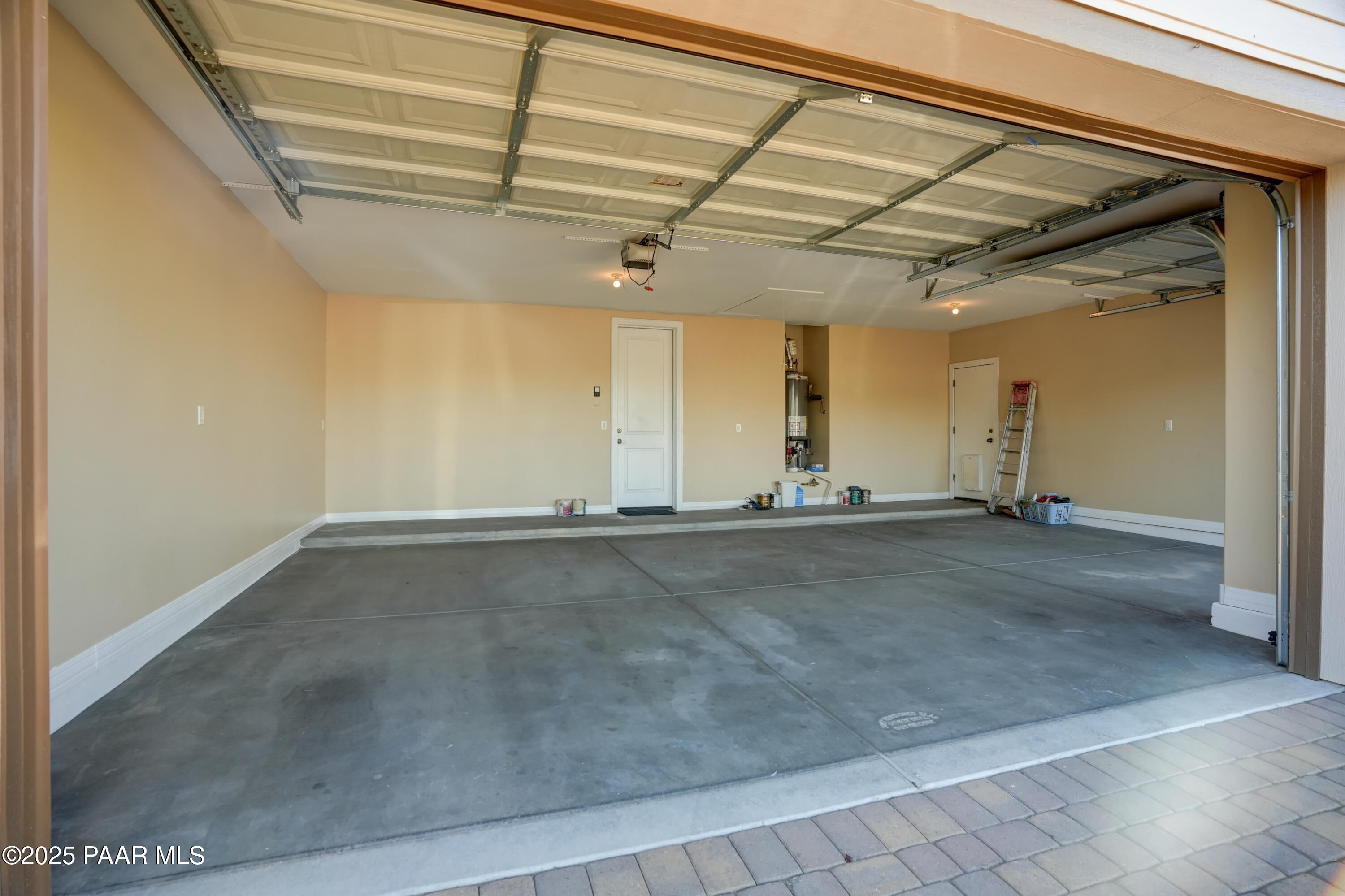 955 N Ceballos Court