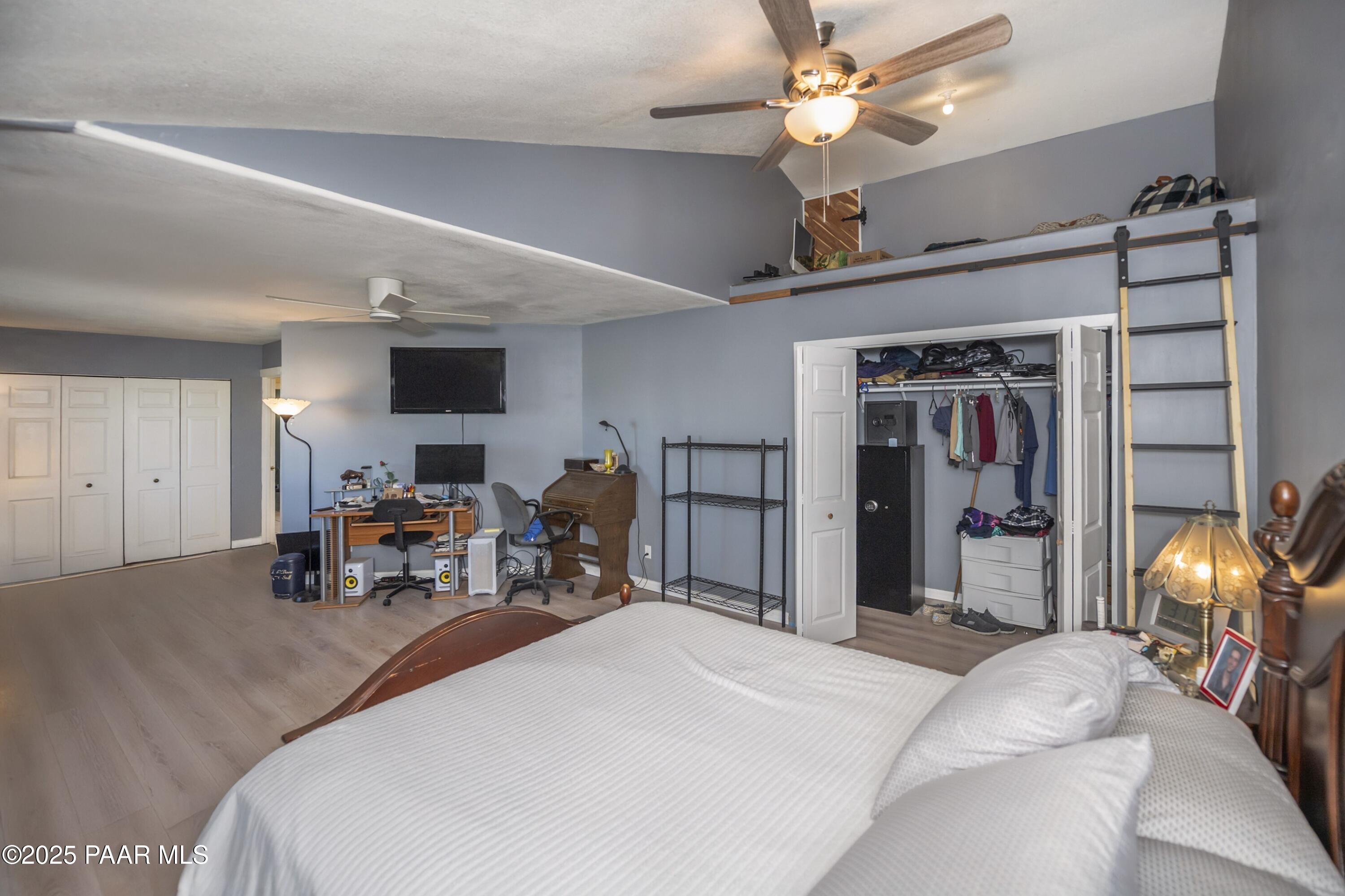 3161 N Valley View Drive