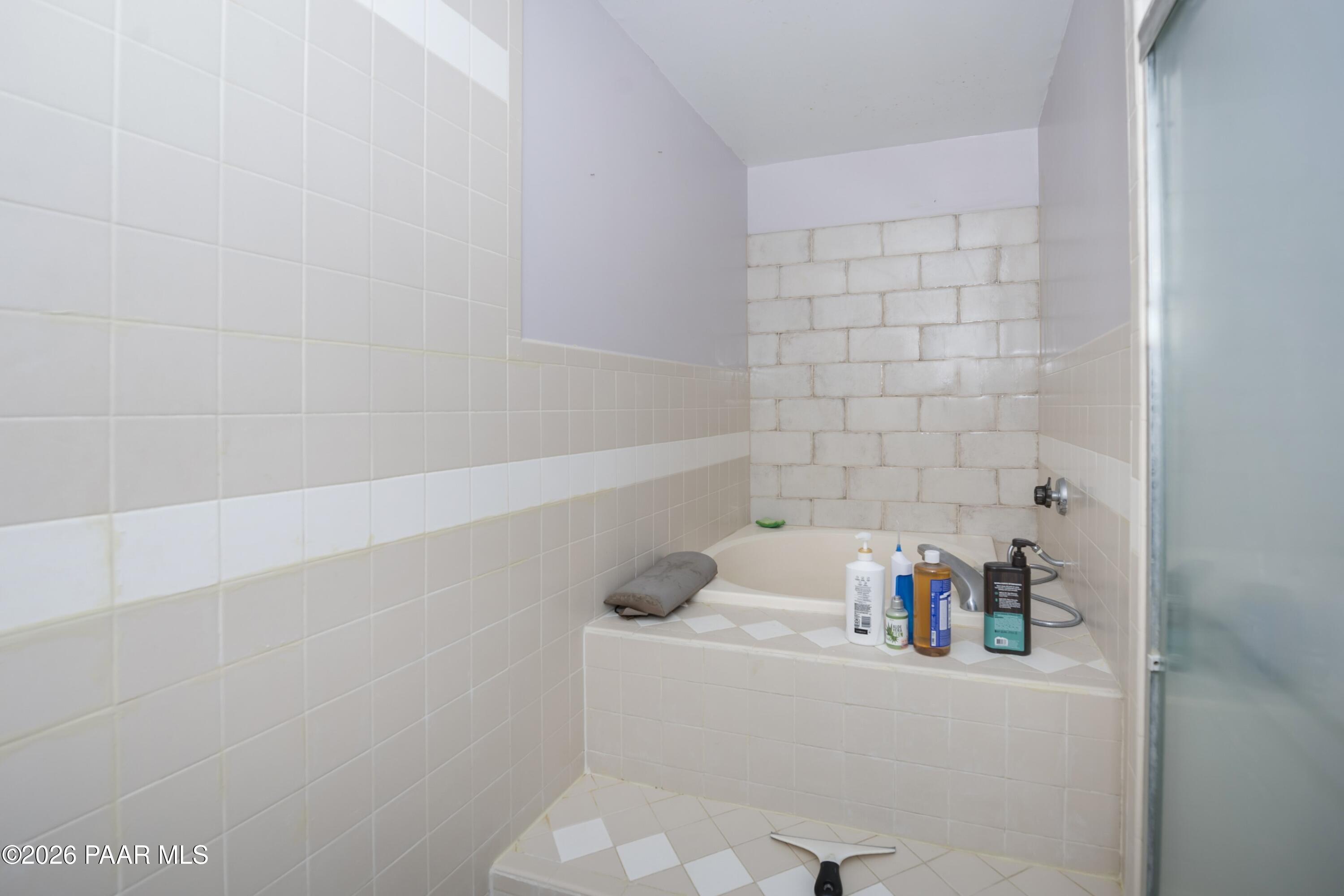 3161 N Valley View Drive