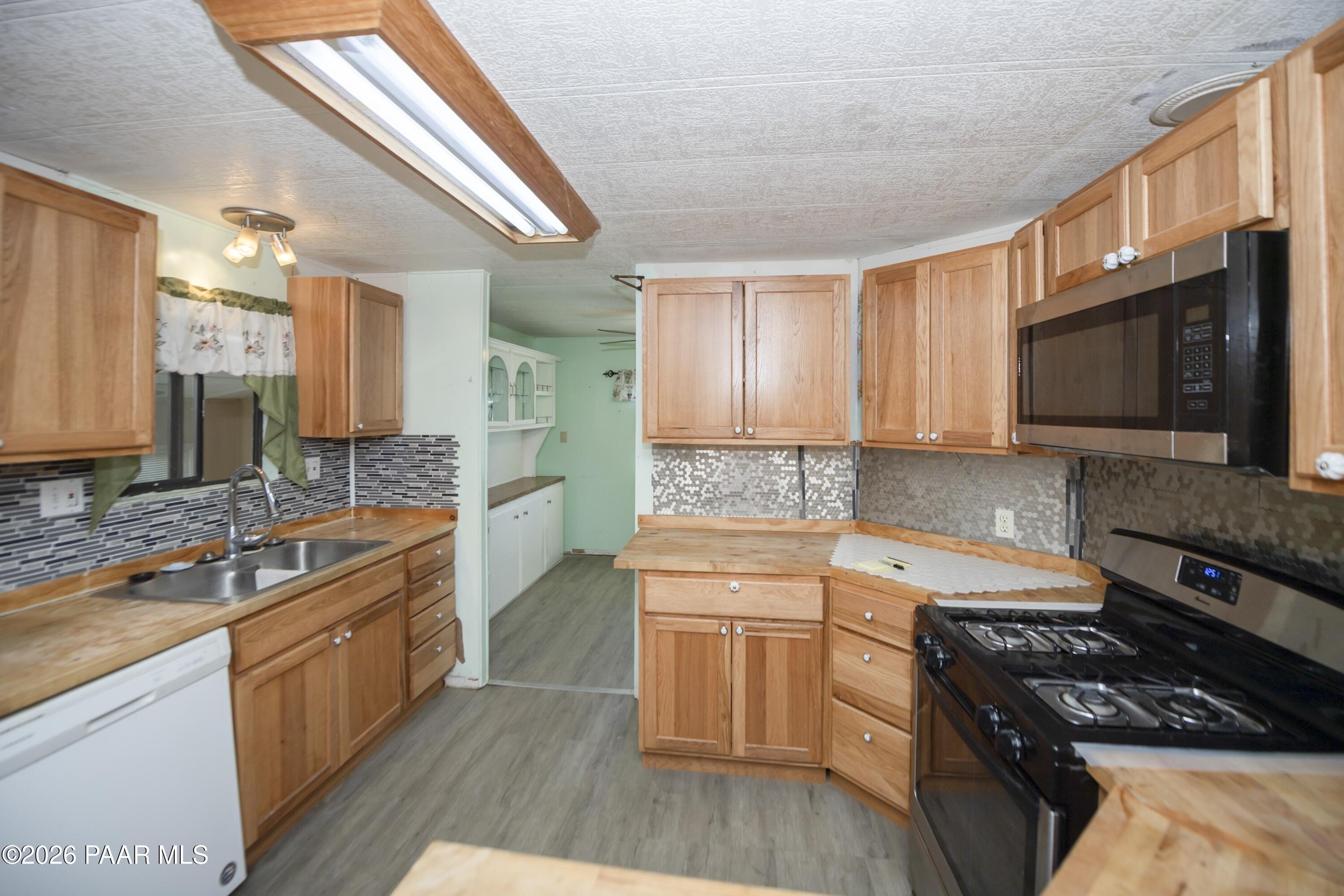 15633 S Red Rock Lane