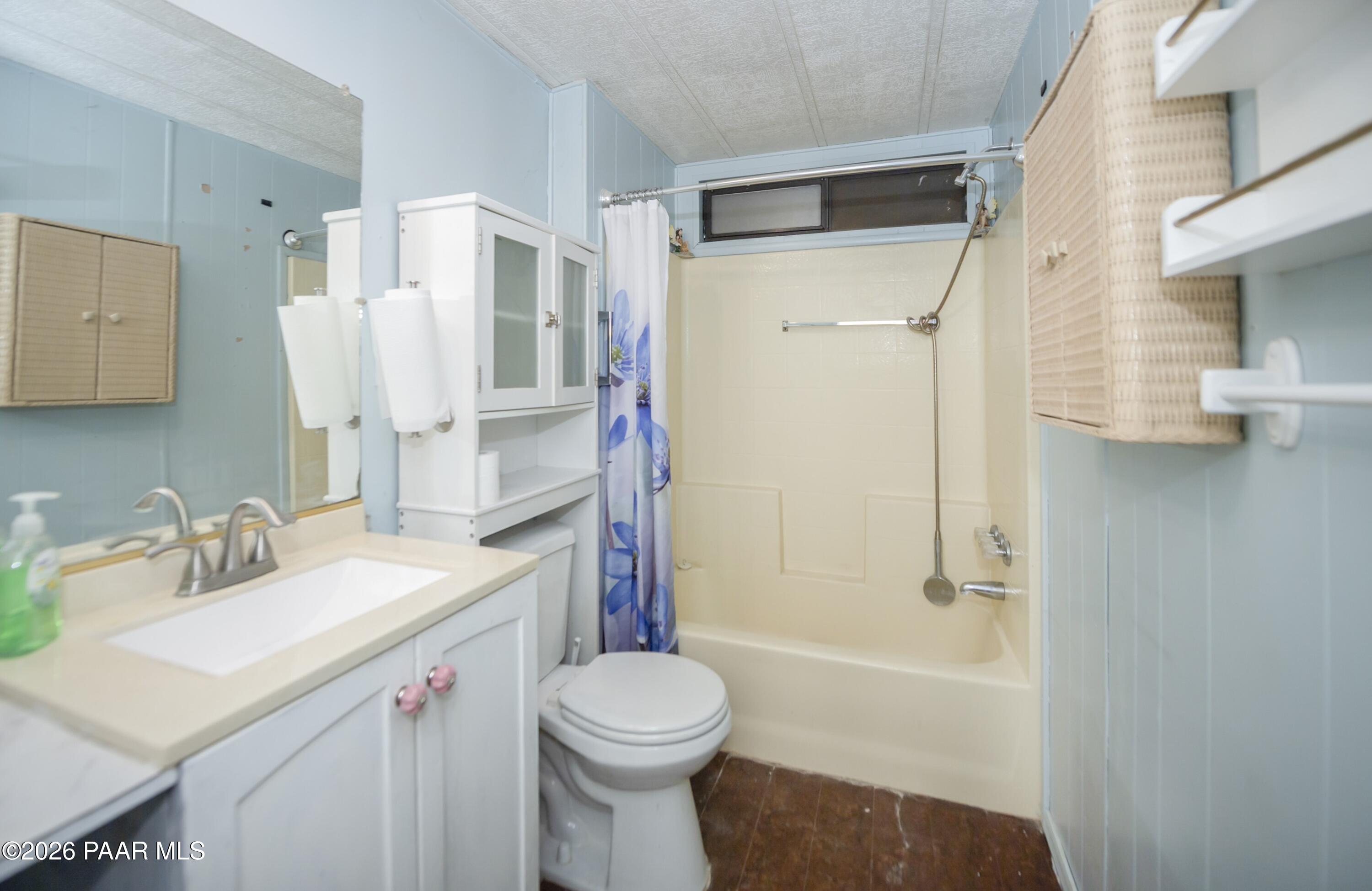 15633 S Red Rock Lane