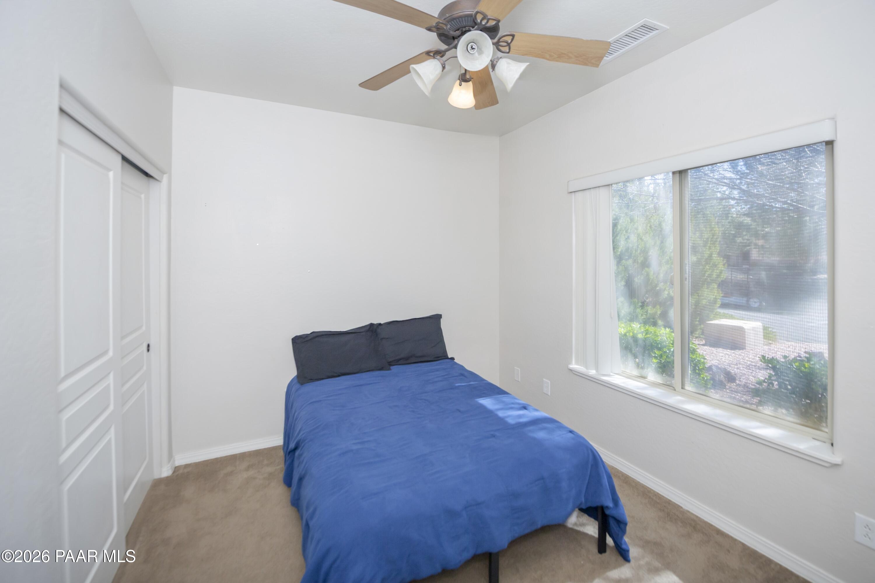 7671 N Outlook Lane
