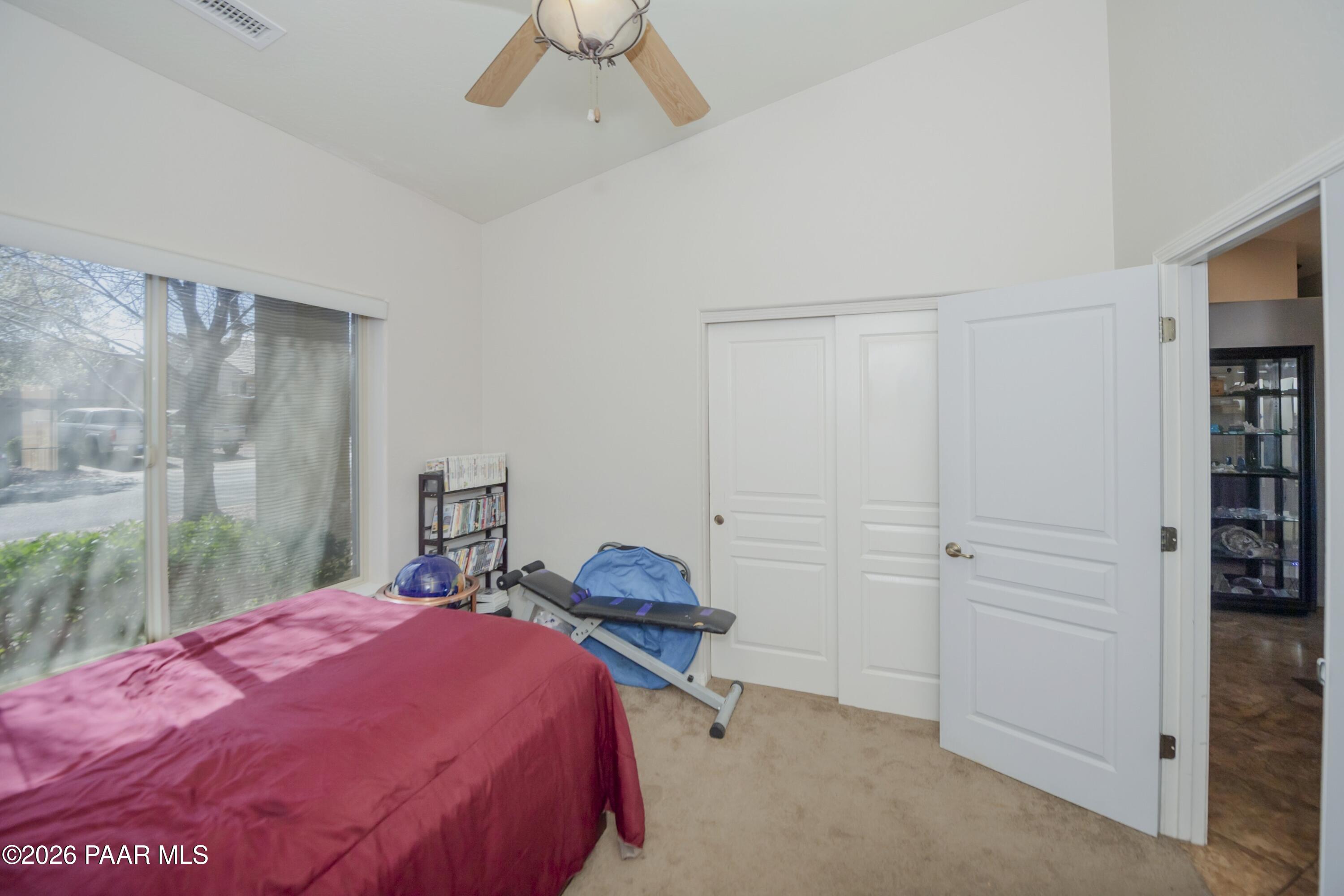 7671 N Outlook Lane