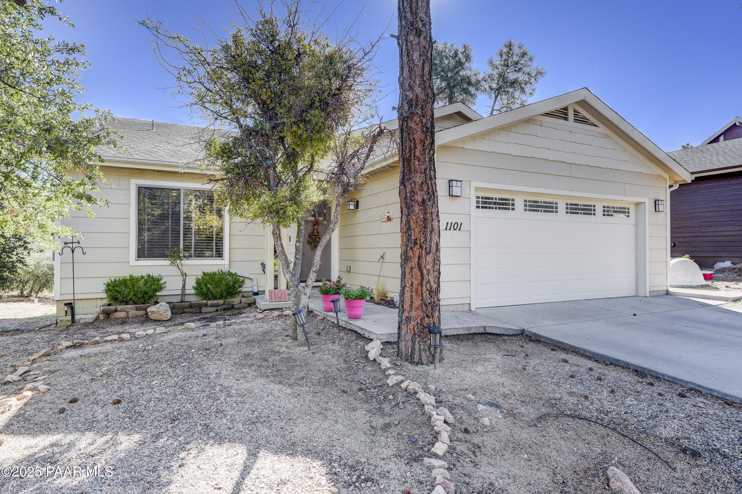 1101 S Milton Avenue