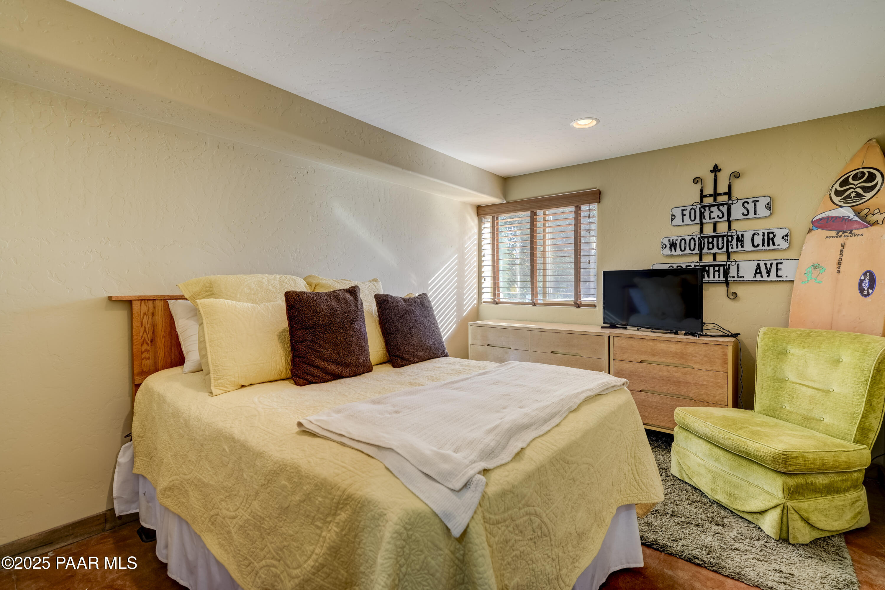 1101 S Milton Avenue