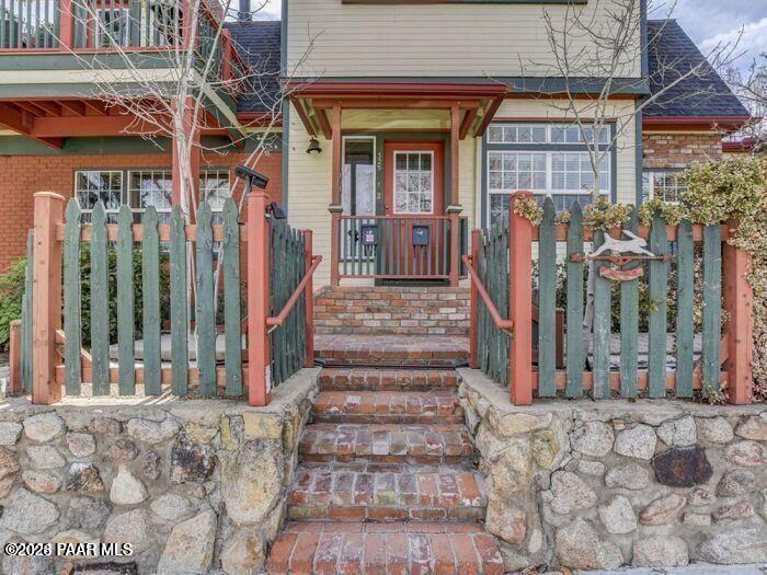 325 E Union Street