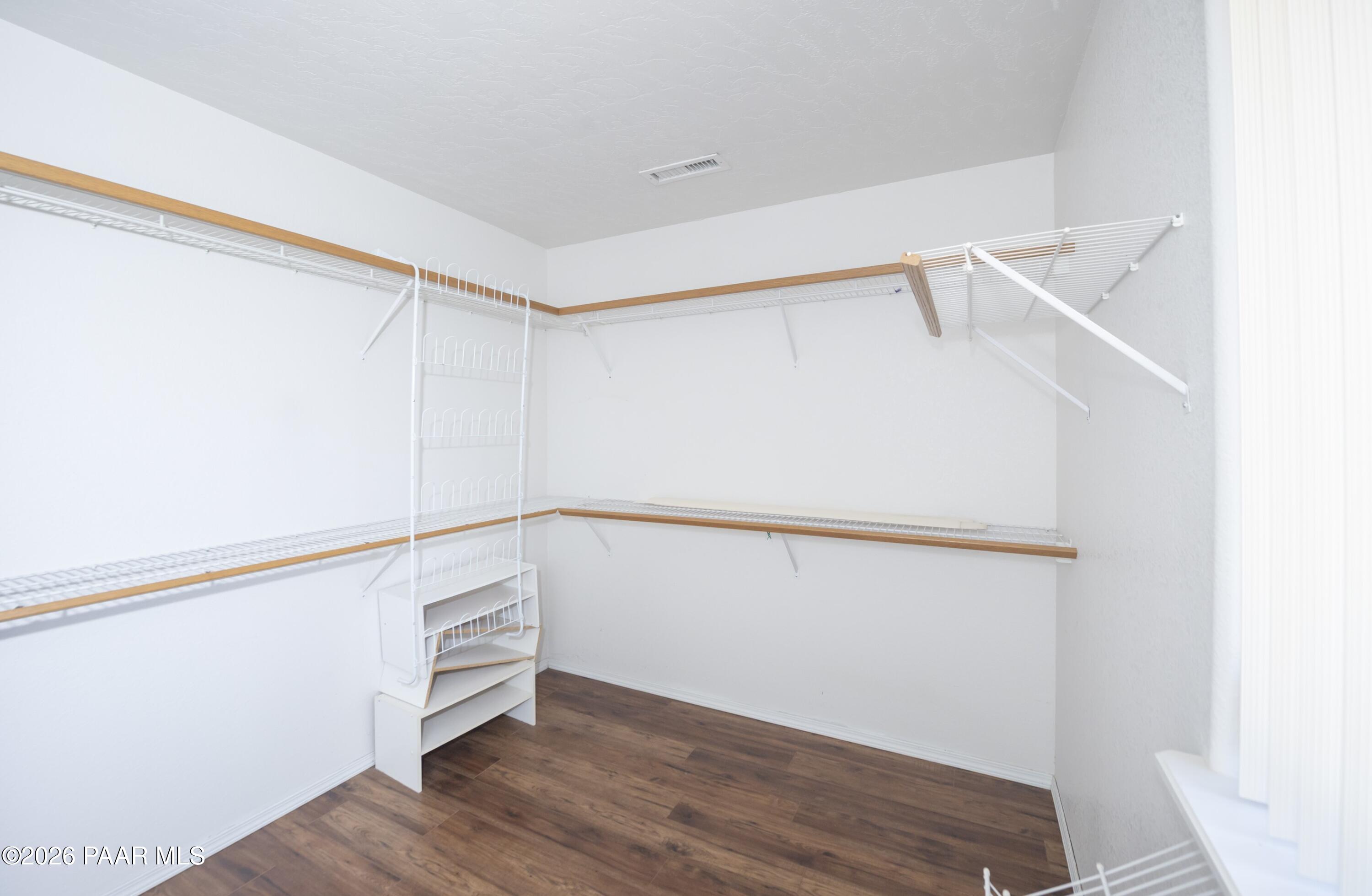 4212 N Cypress Circle