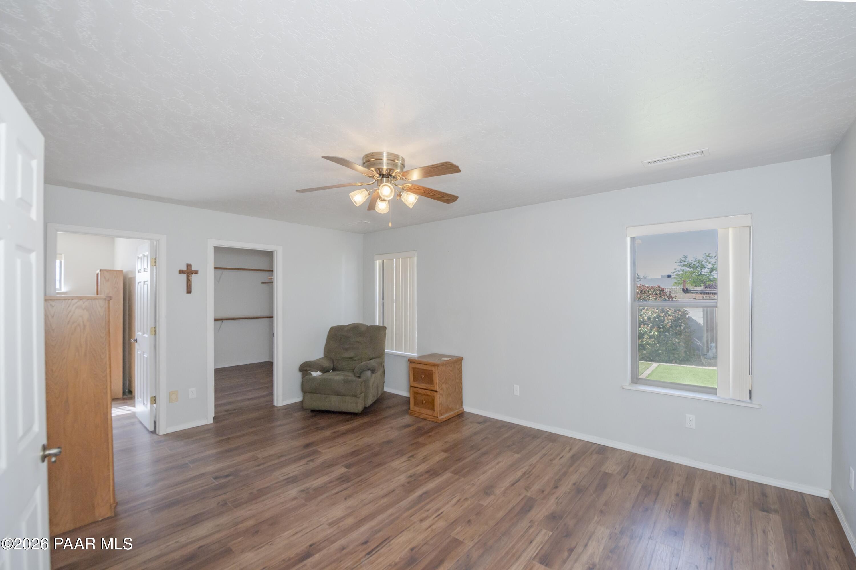 4212 N Cypress Circle