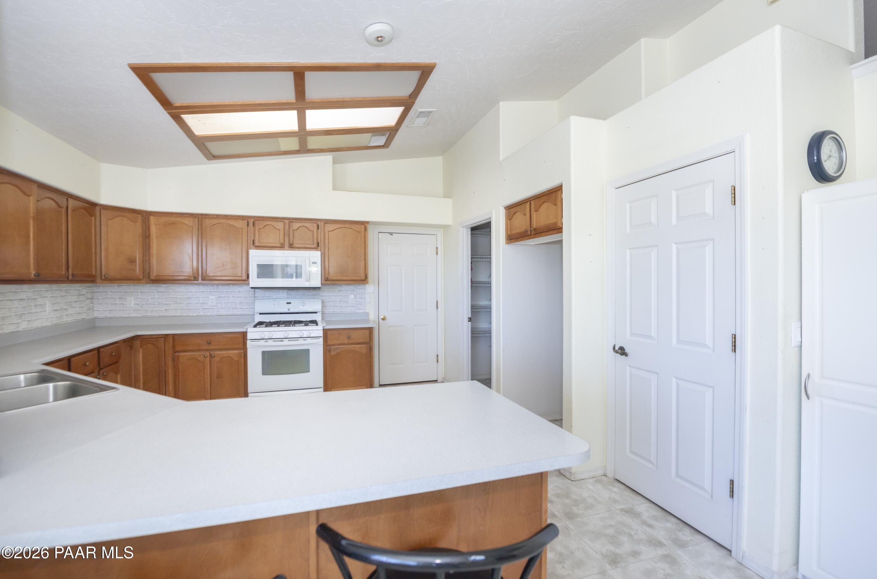 4212 N Cypress Circle