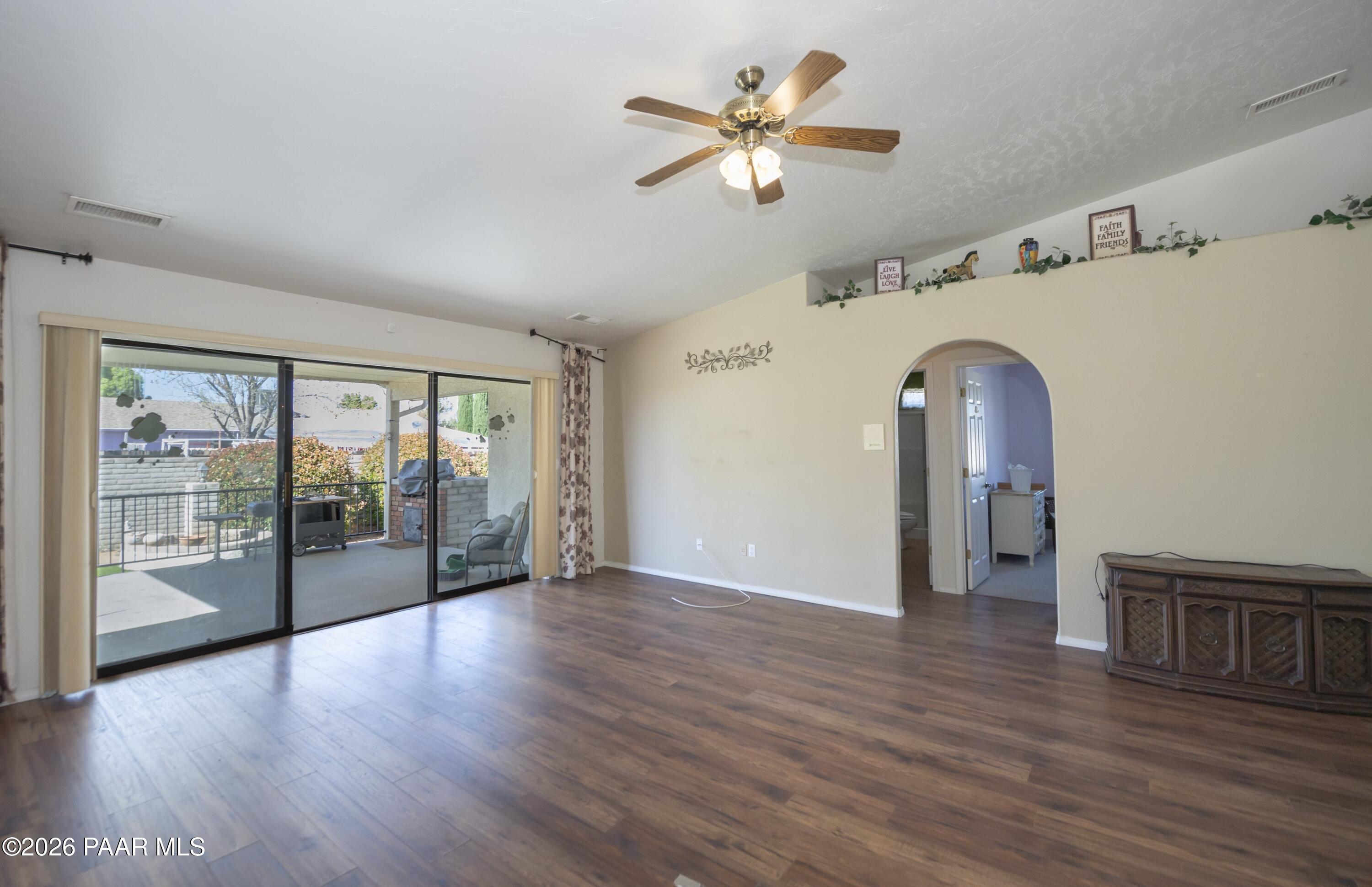 4212 N Cypress Circle