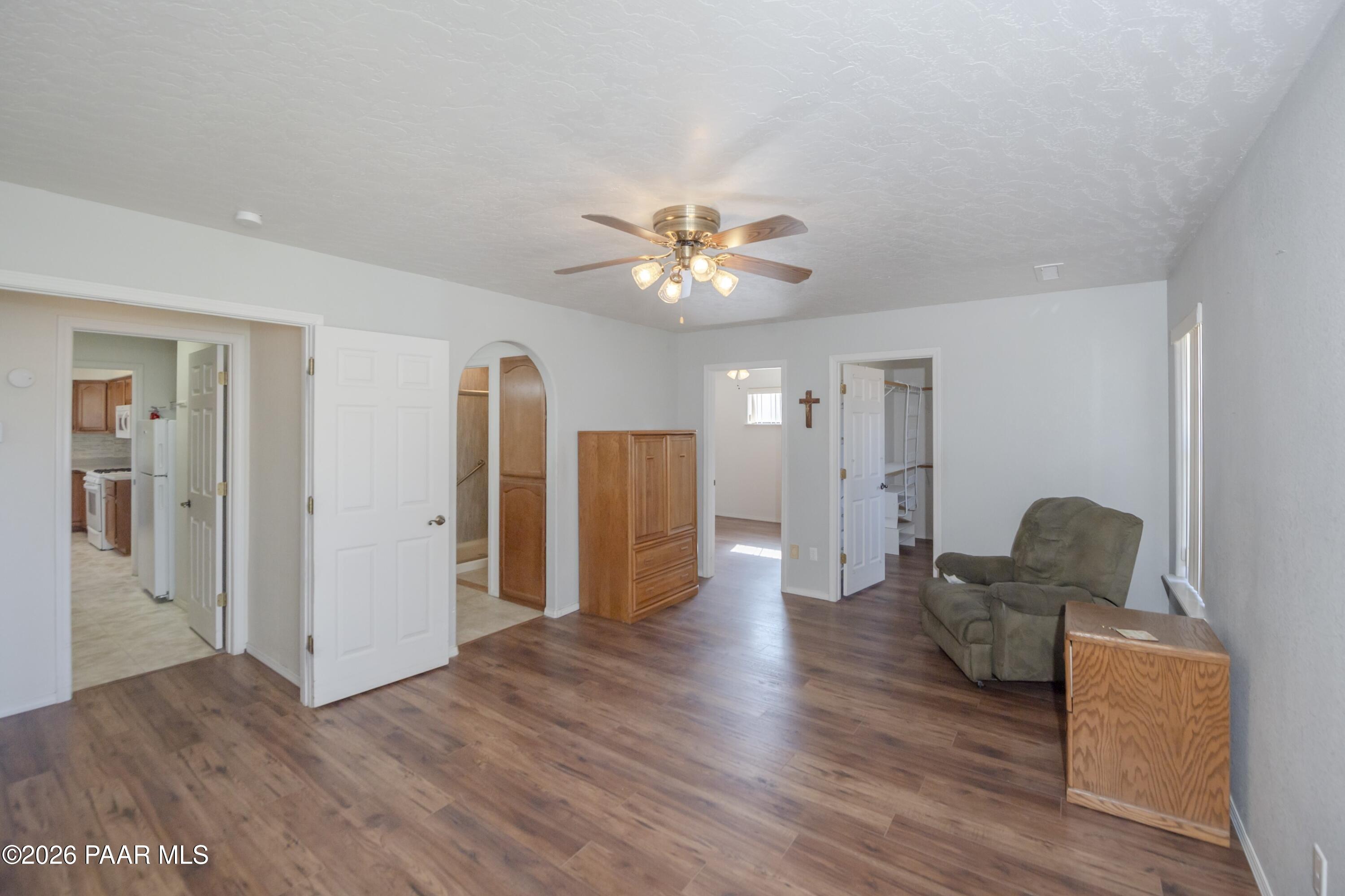 4212 N Cypress Circle