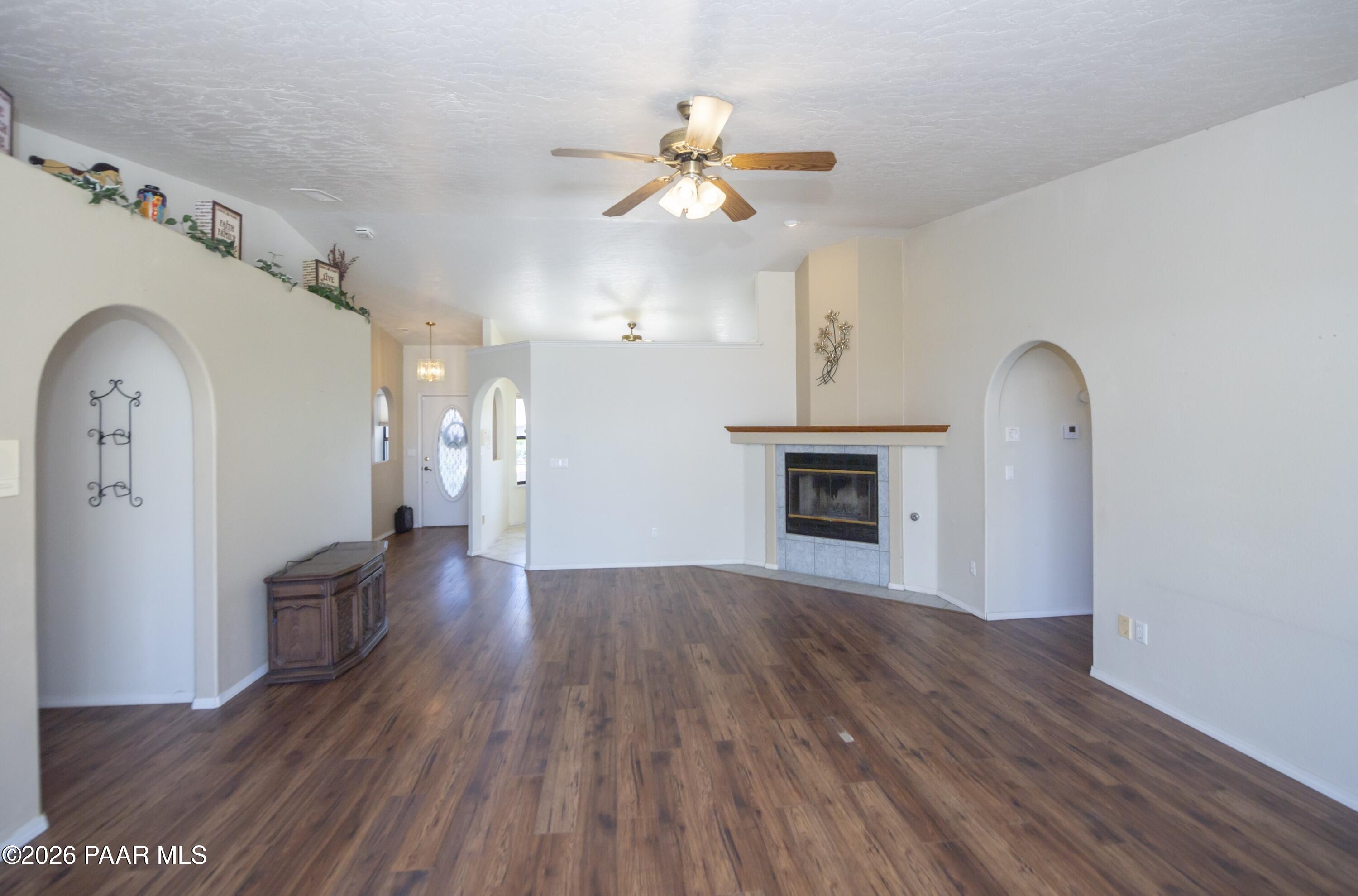 4212 N Cypress Circle