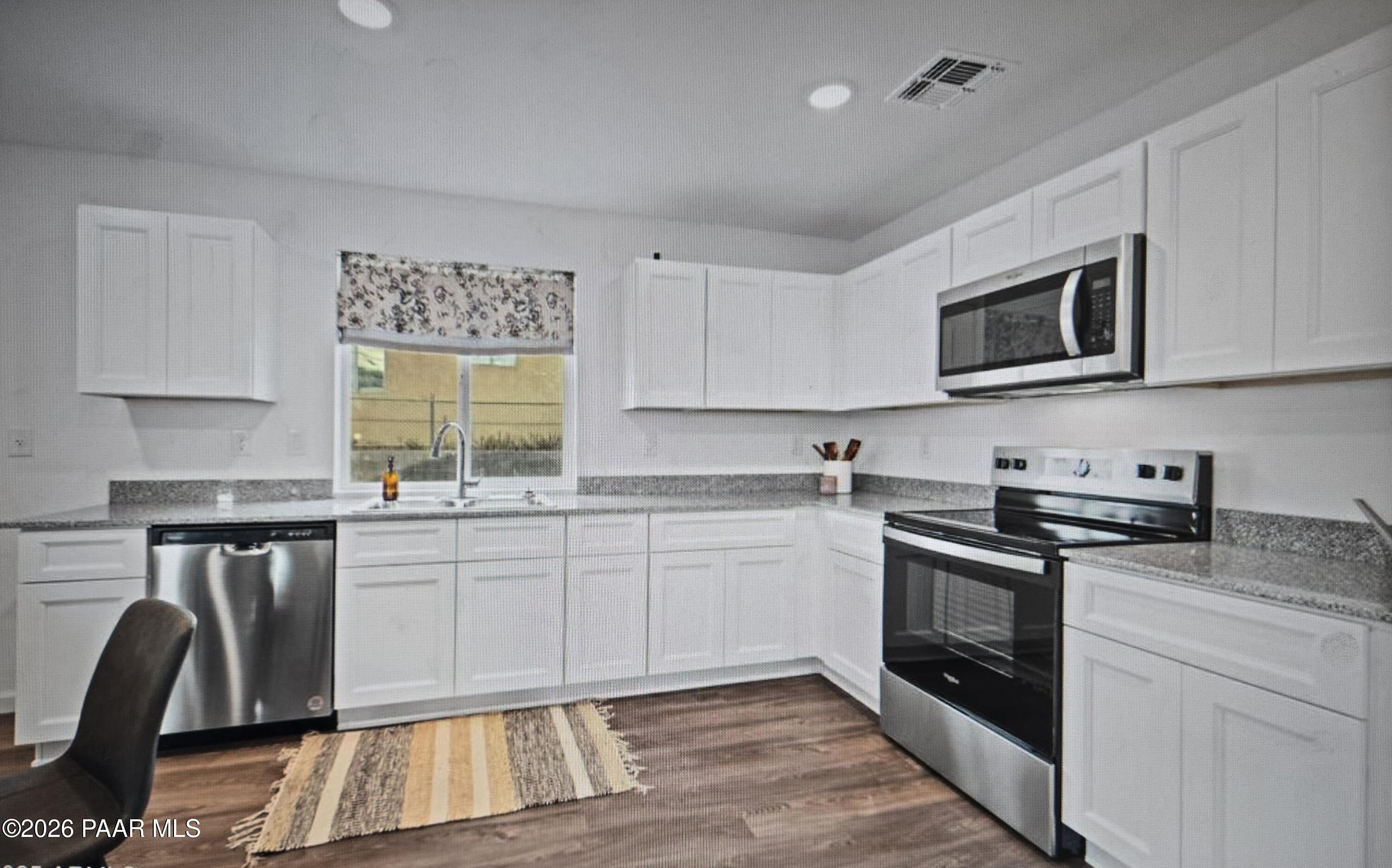 20182 E Lakeside Road