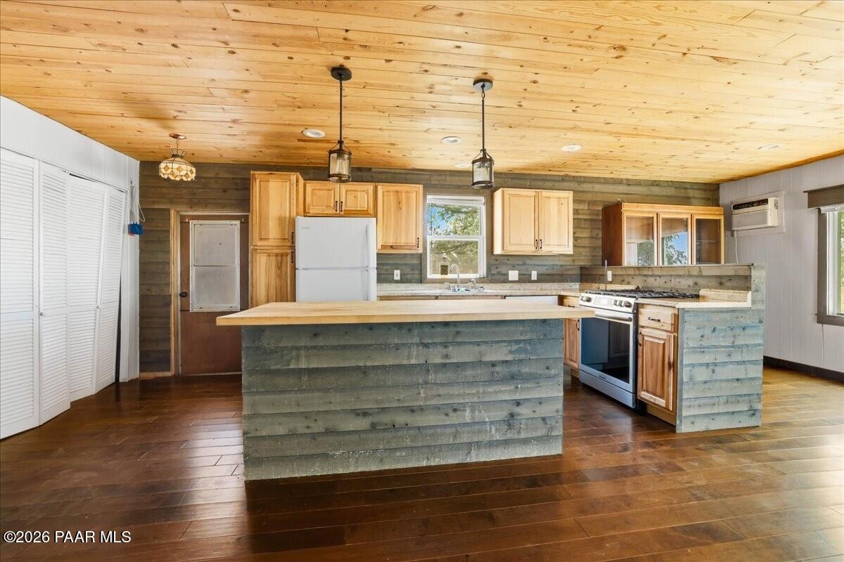 192 N Outback Road