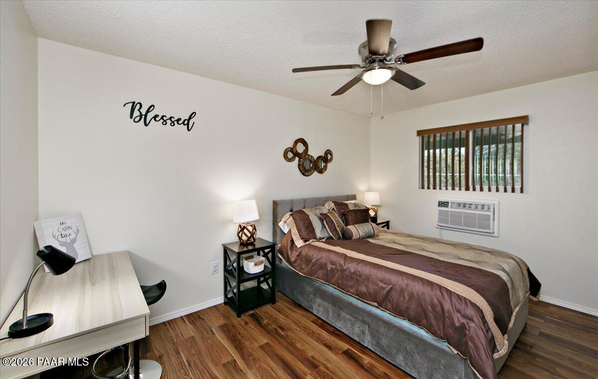 2182 W Mountain Laurel Road
