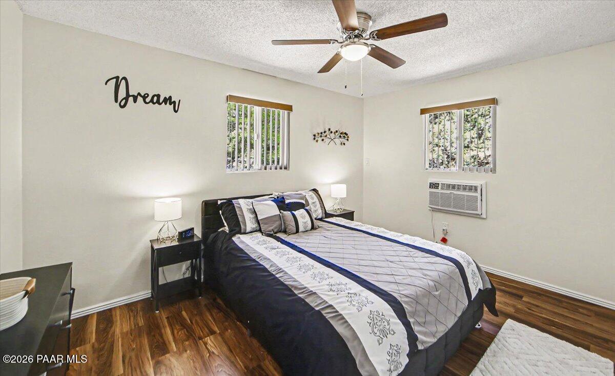 2182 W Mountain Laurel Road