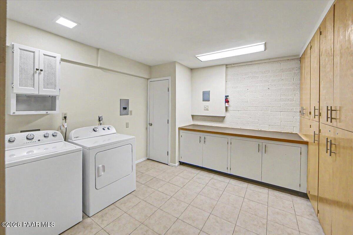 2182 W Mountain Laurel Road