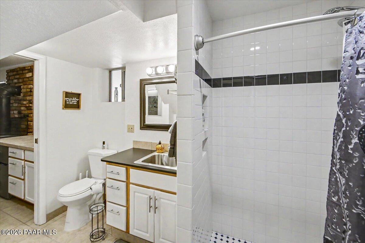 2182 W Mountain Laurel Road
